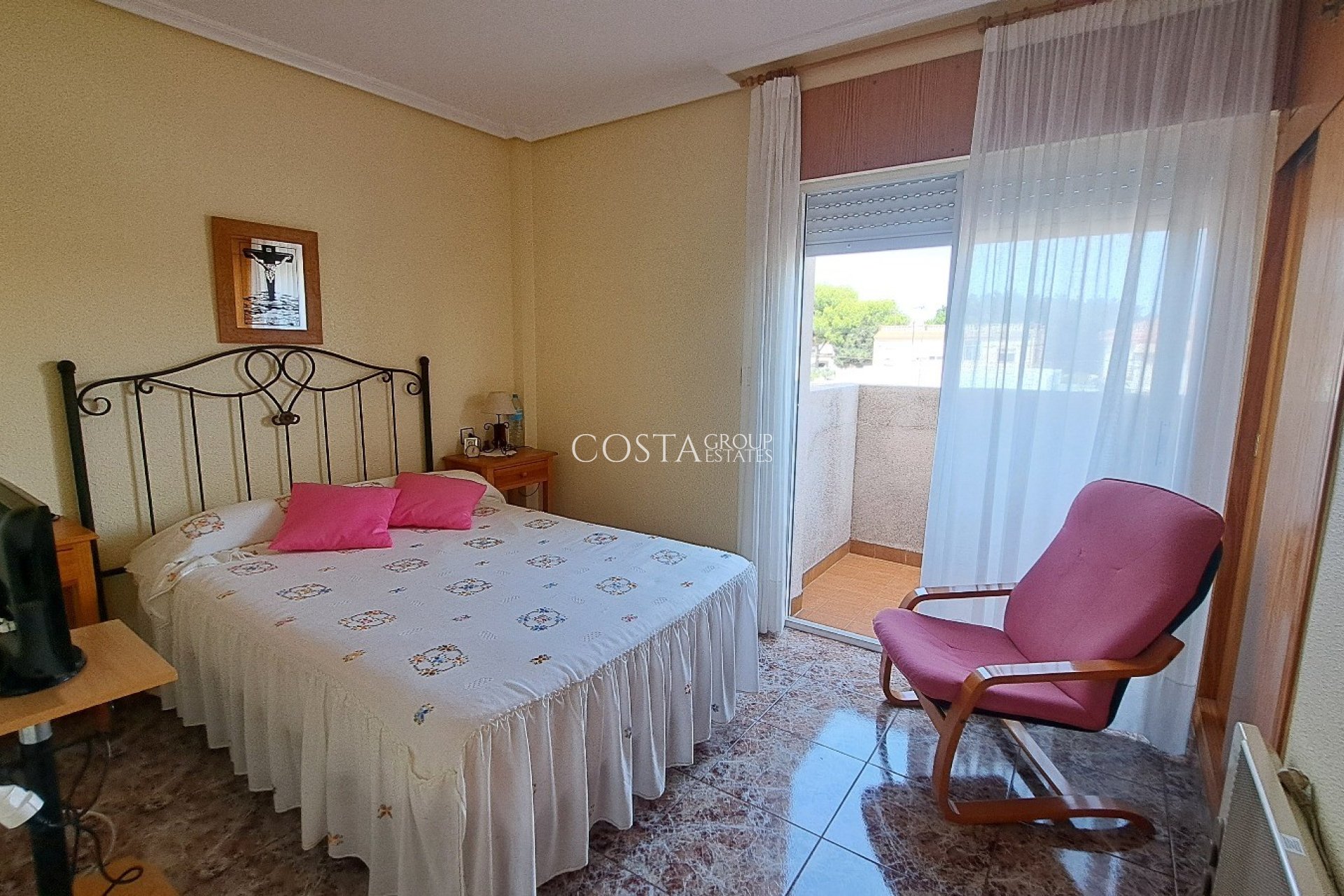Resale - Villa -
Los Alcazares