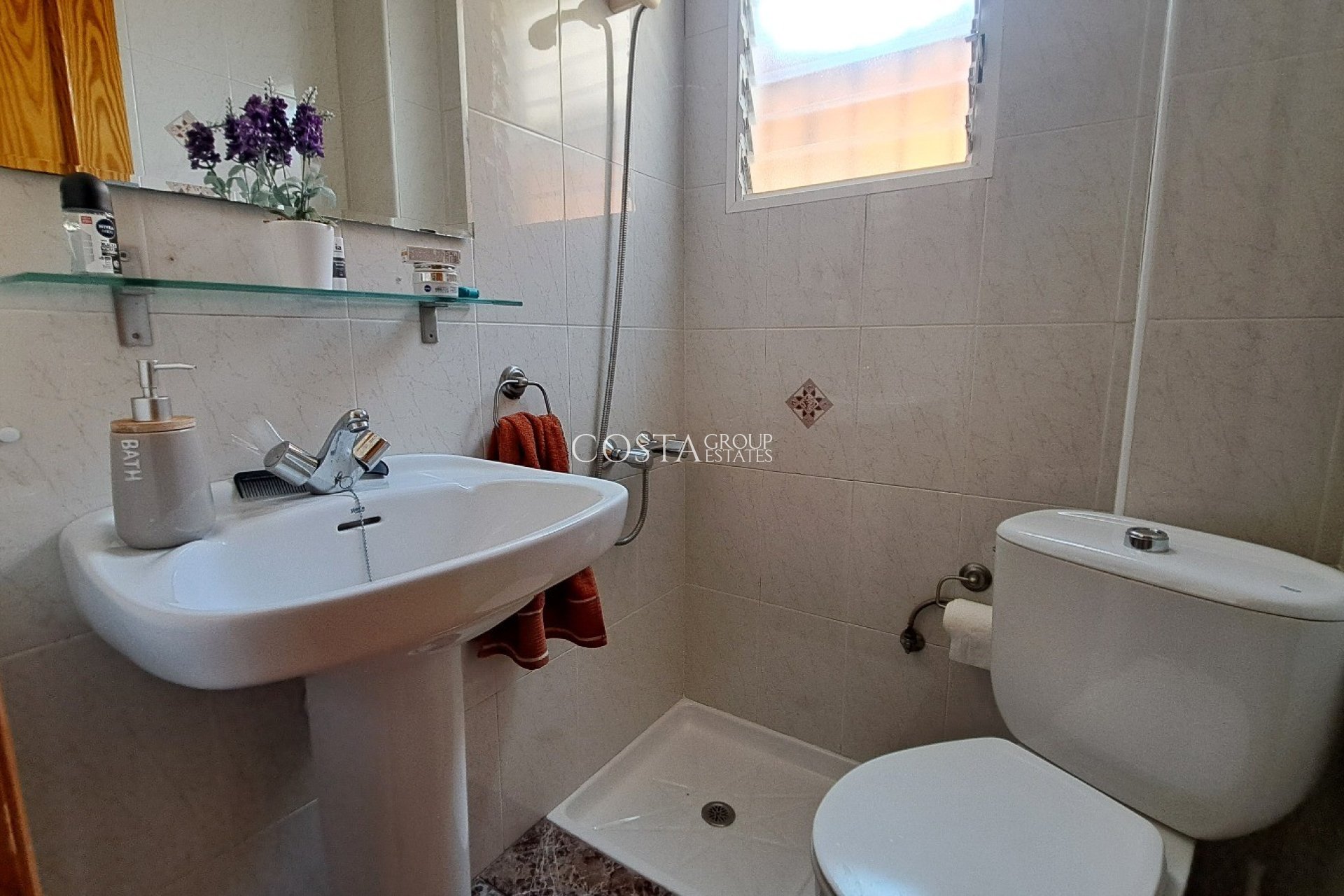 Resale - Villa -
Los Alcazares