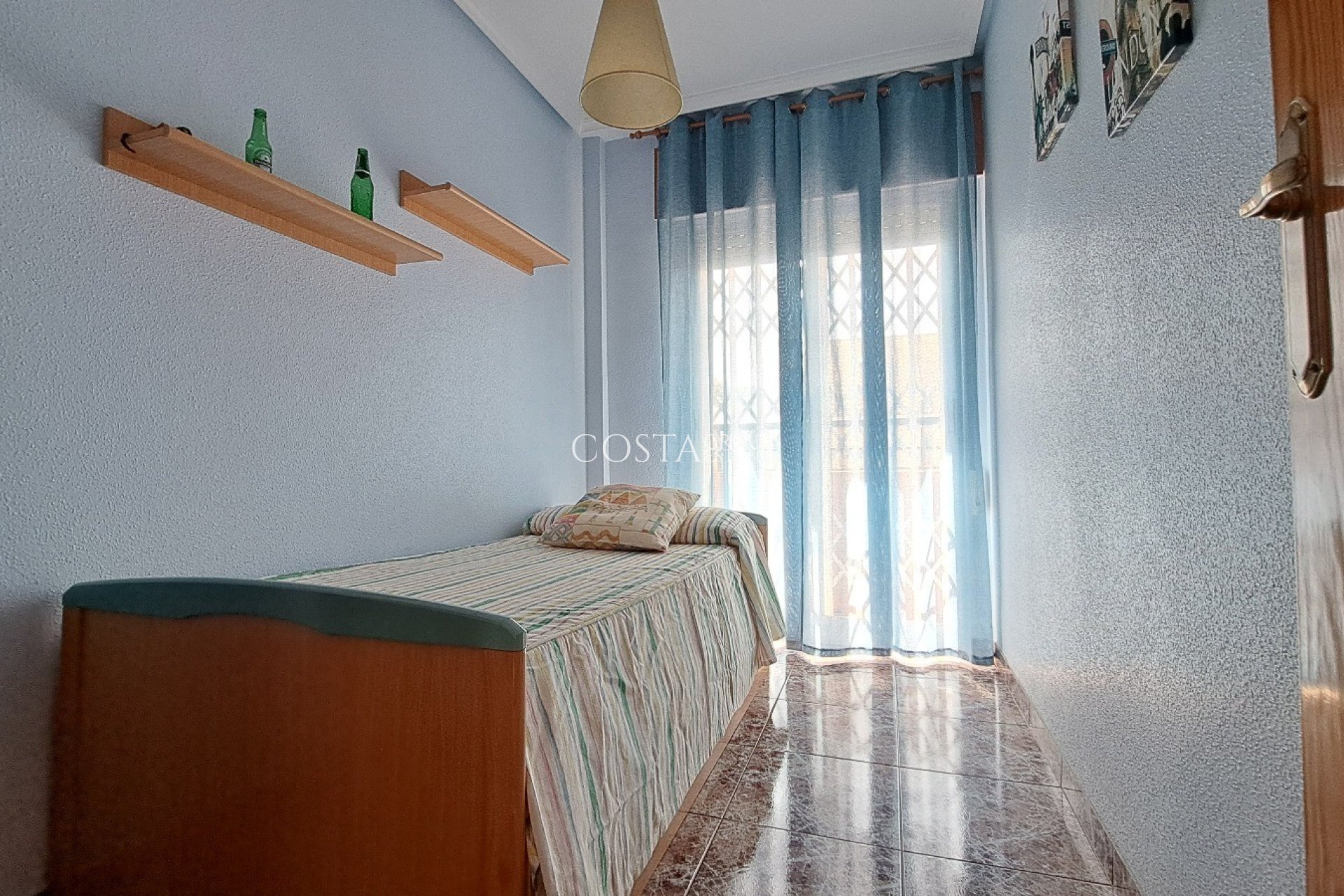 Resale - Villa -
Los Alcazares