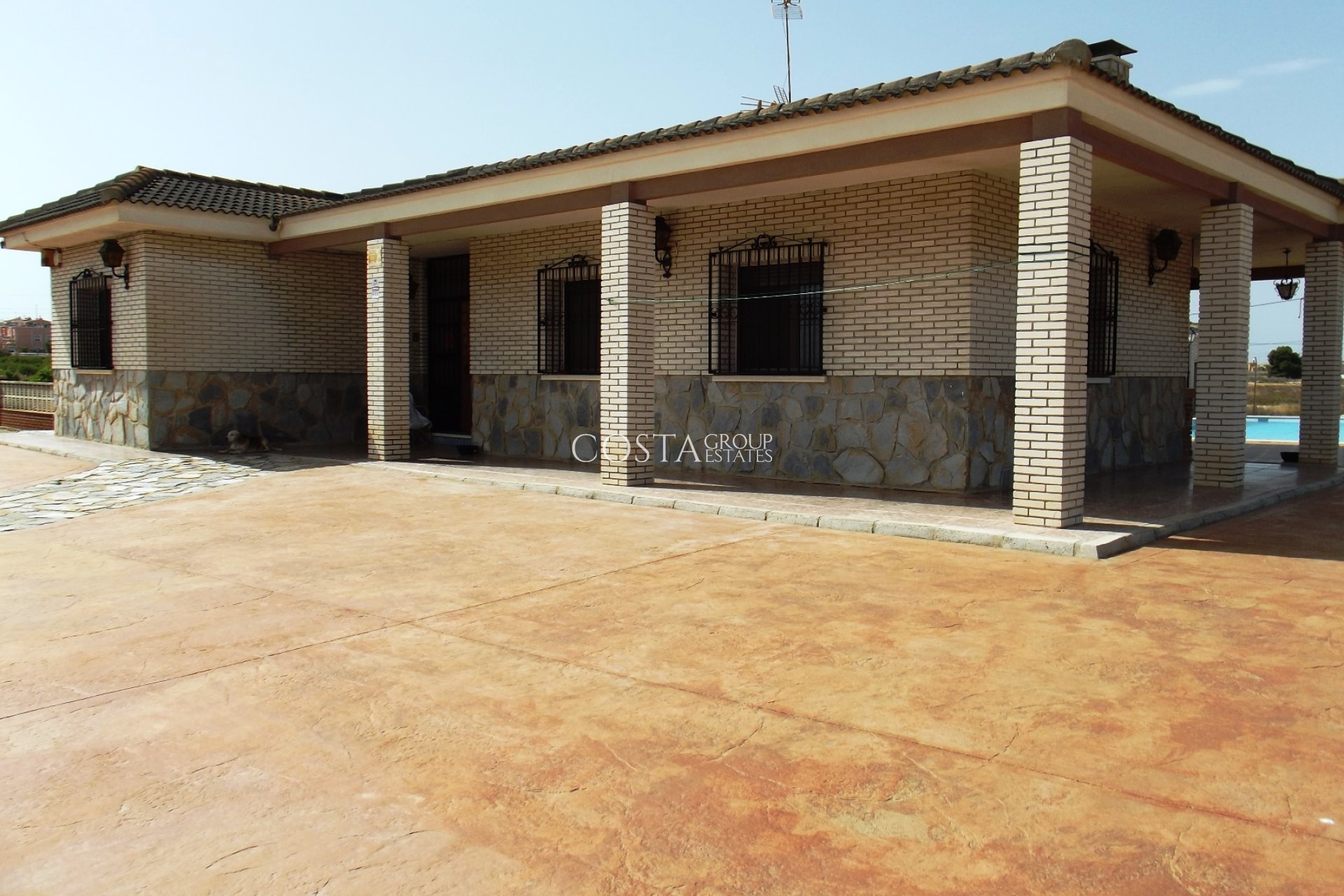 Resale - Villa -
Los Montesinos - La Herrada