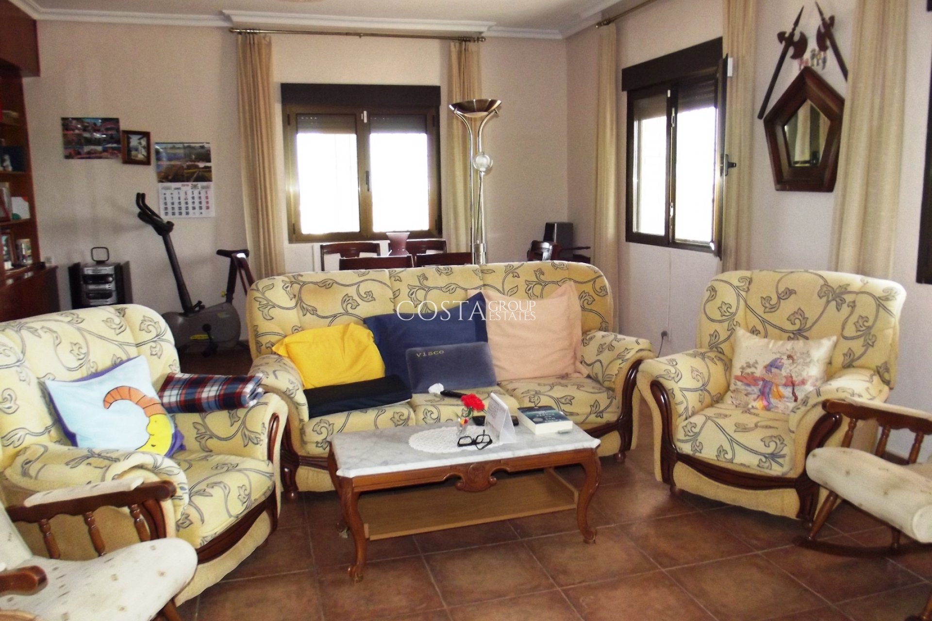 Resale - Villa -
Los Montesinos - La Herrada