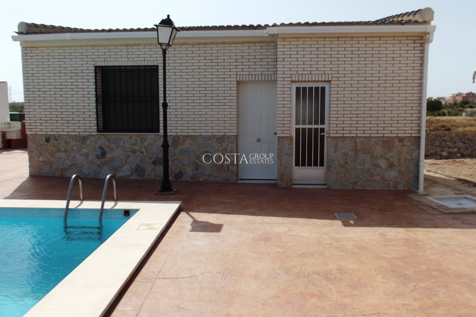 Resale - Villa -
Los Montesinos - La Herrada