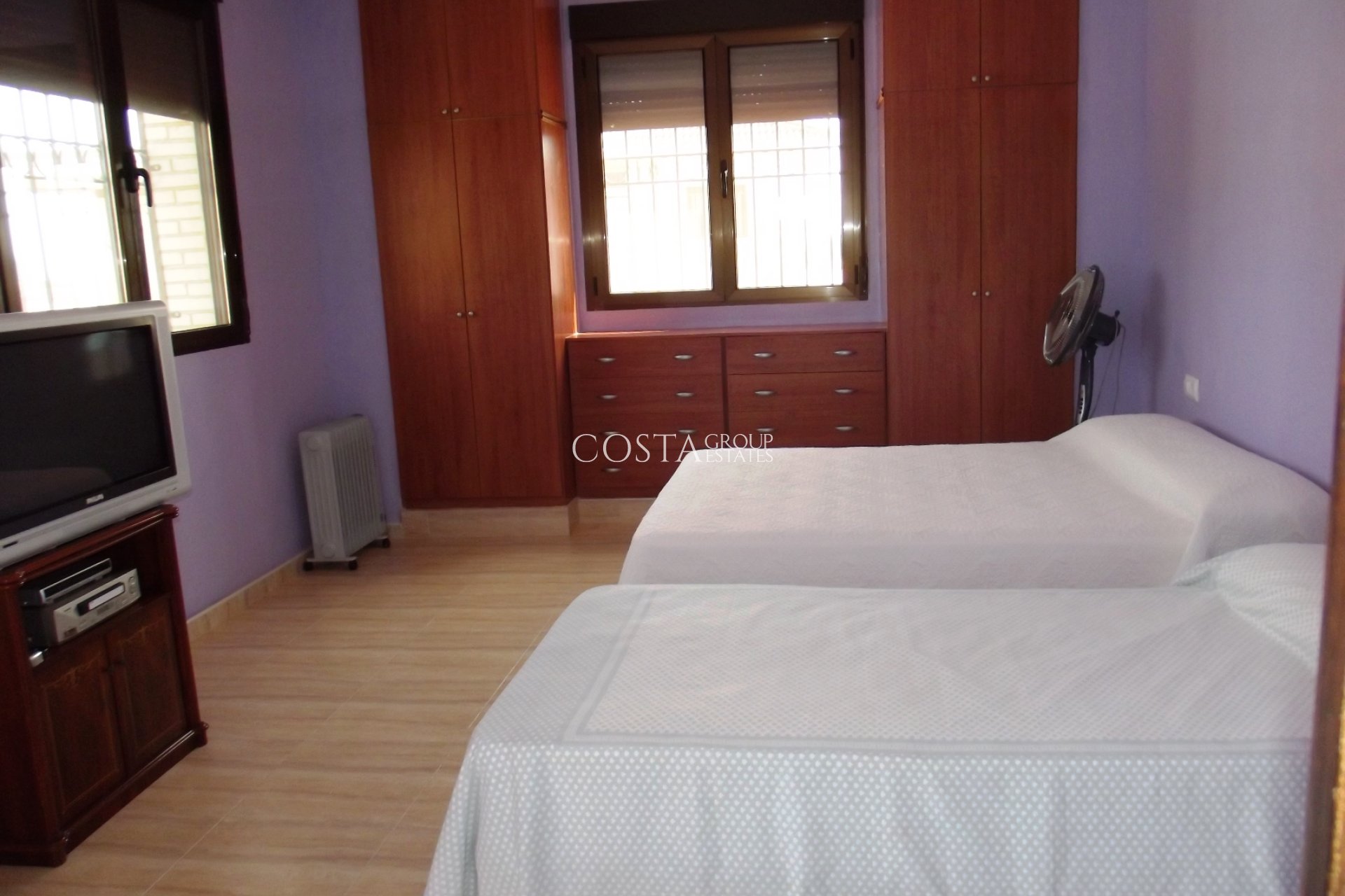 Resale - Villa -
Los Montesinos - La Herrada