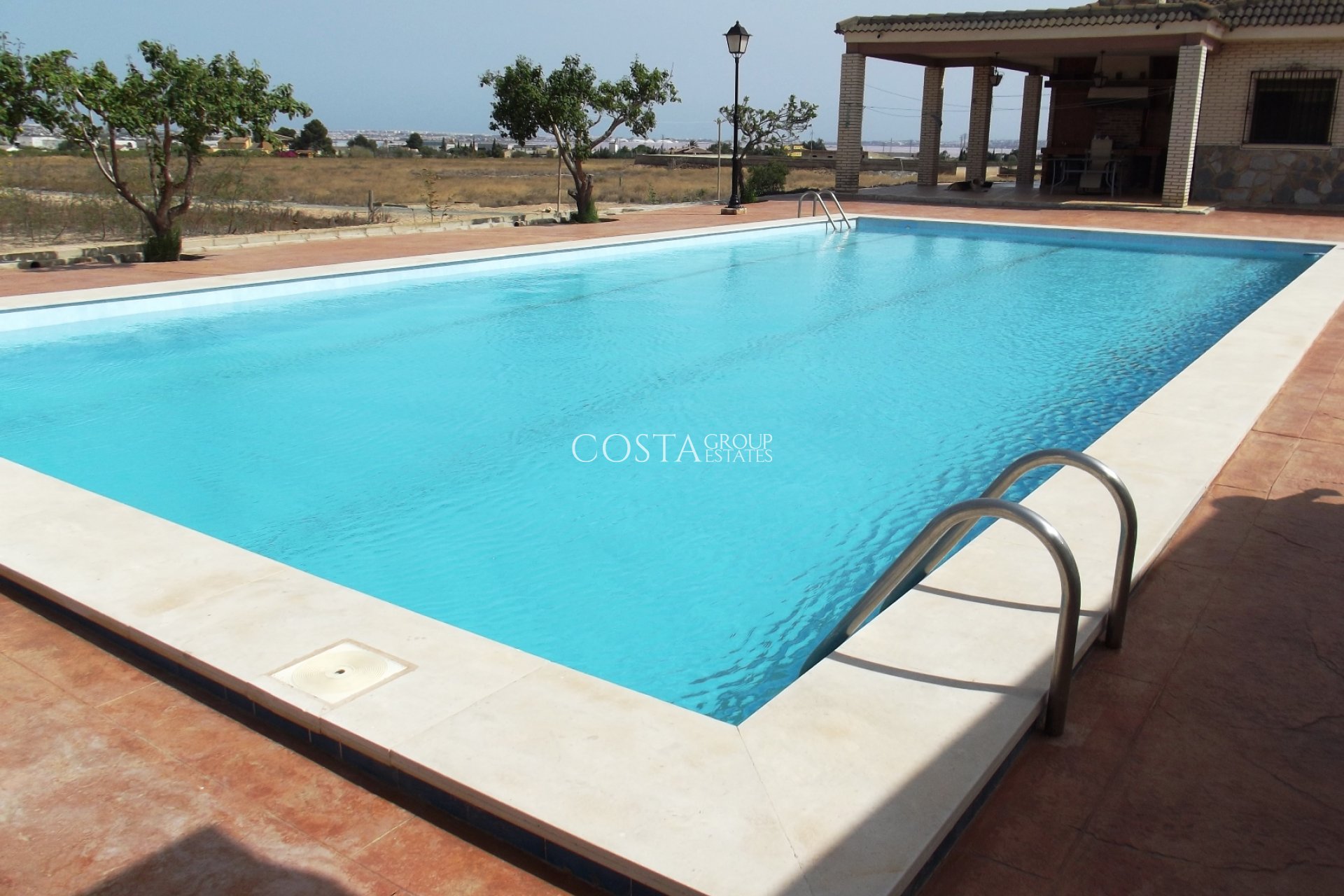 Resale - Villa -
Los Montesinos - La Herrada