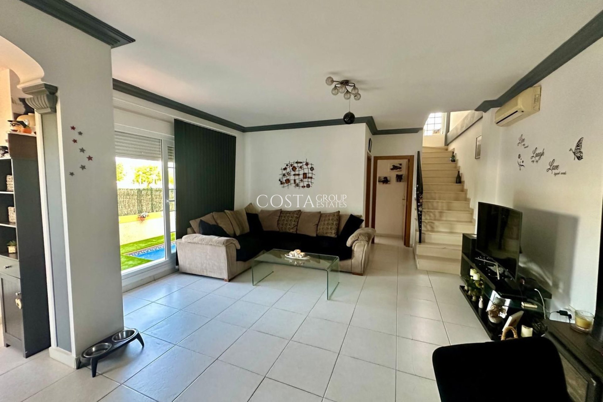 Resale - Villa -
Los Montesinos - Los Montesinos Centro