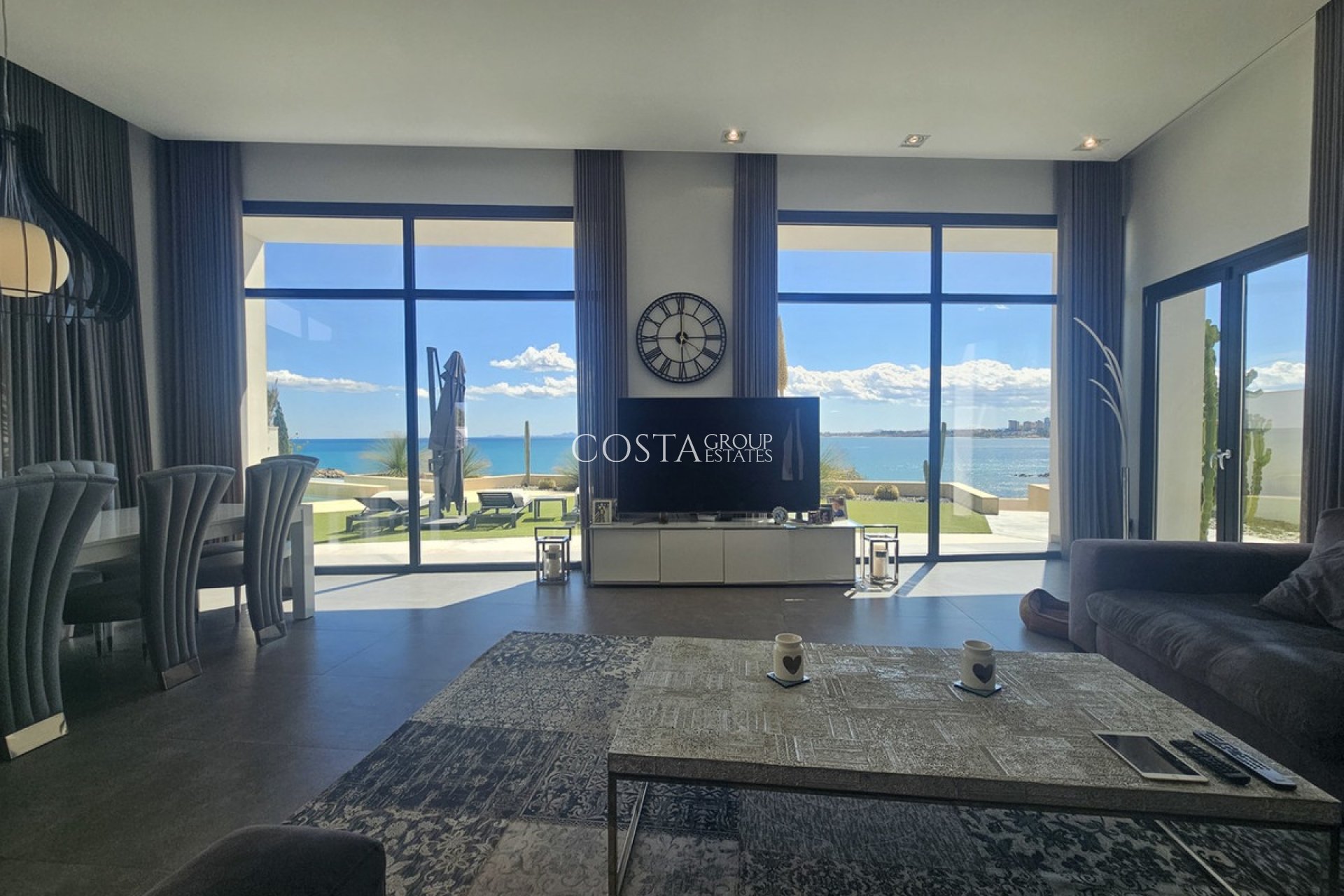 Resale - Villa -
Orihuela - Cabo Roig