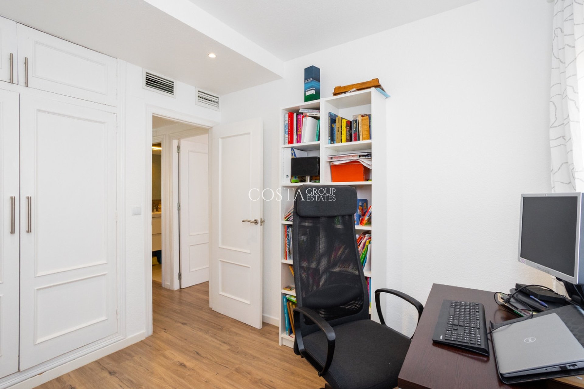 Resale - Villa -
Orihuela - Cabo Roig