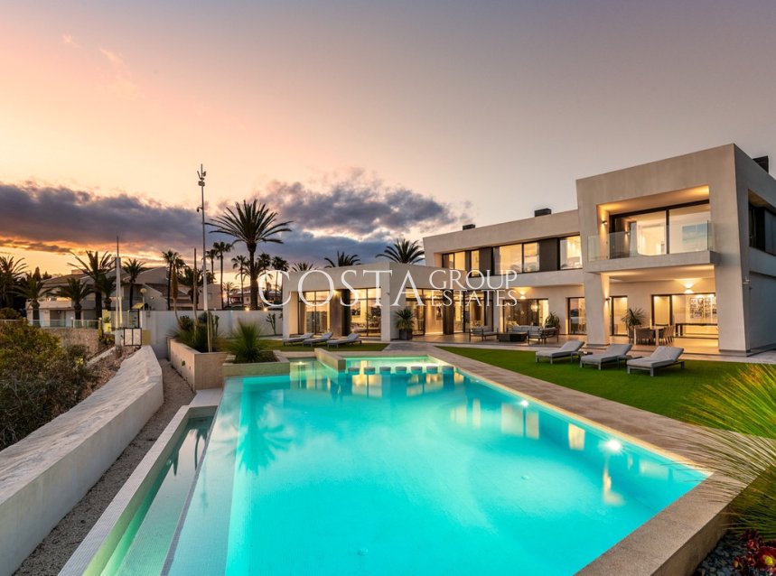 Resale - Villa -
Orihuela - Cabo Roig