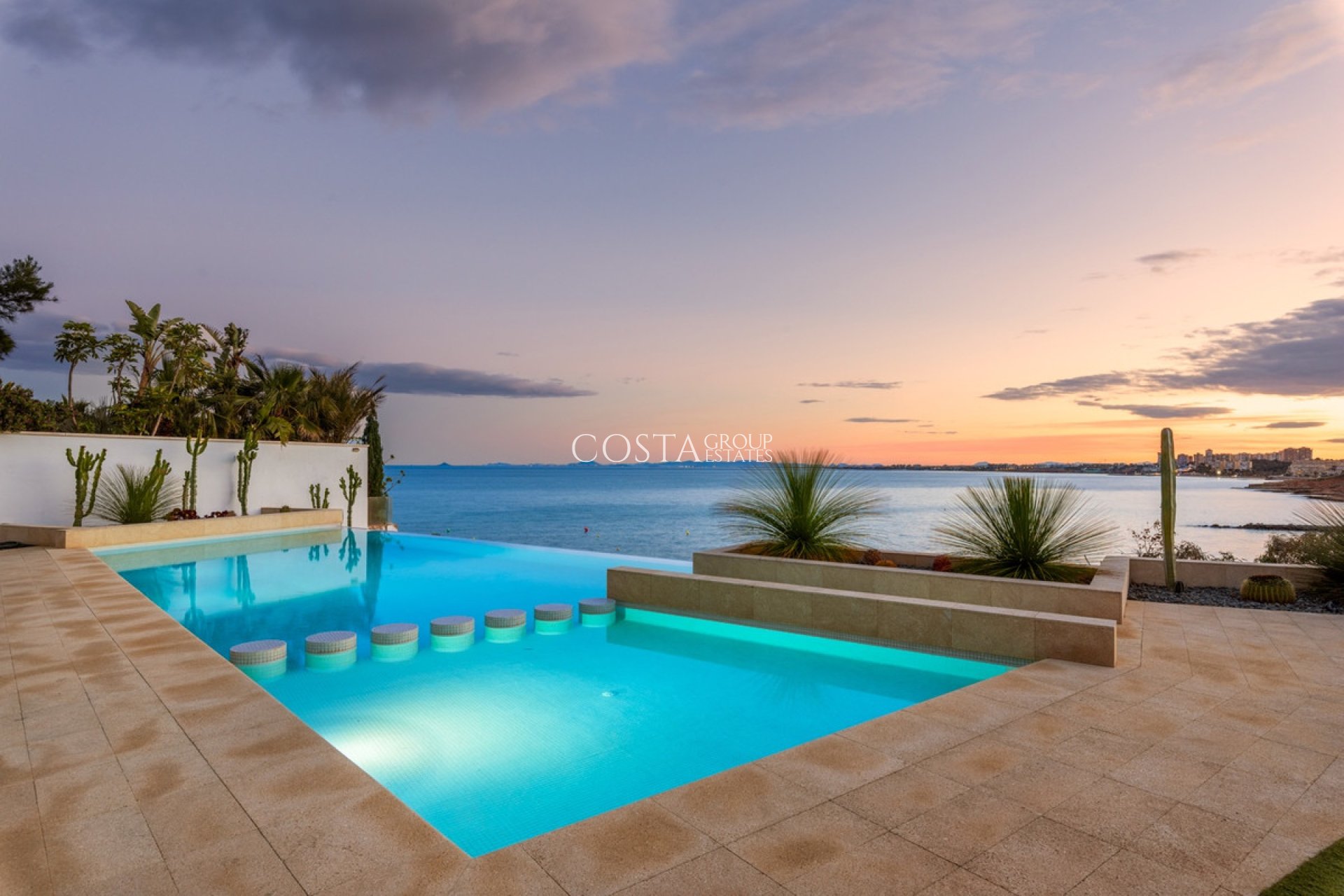 Resale - Villa -
Orihuela - Cabo Roig