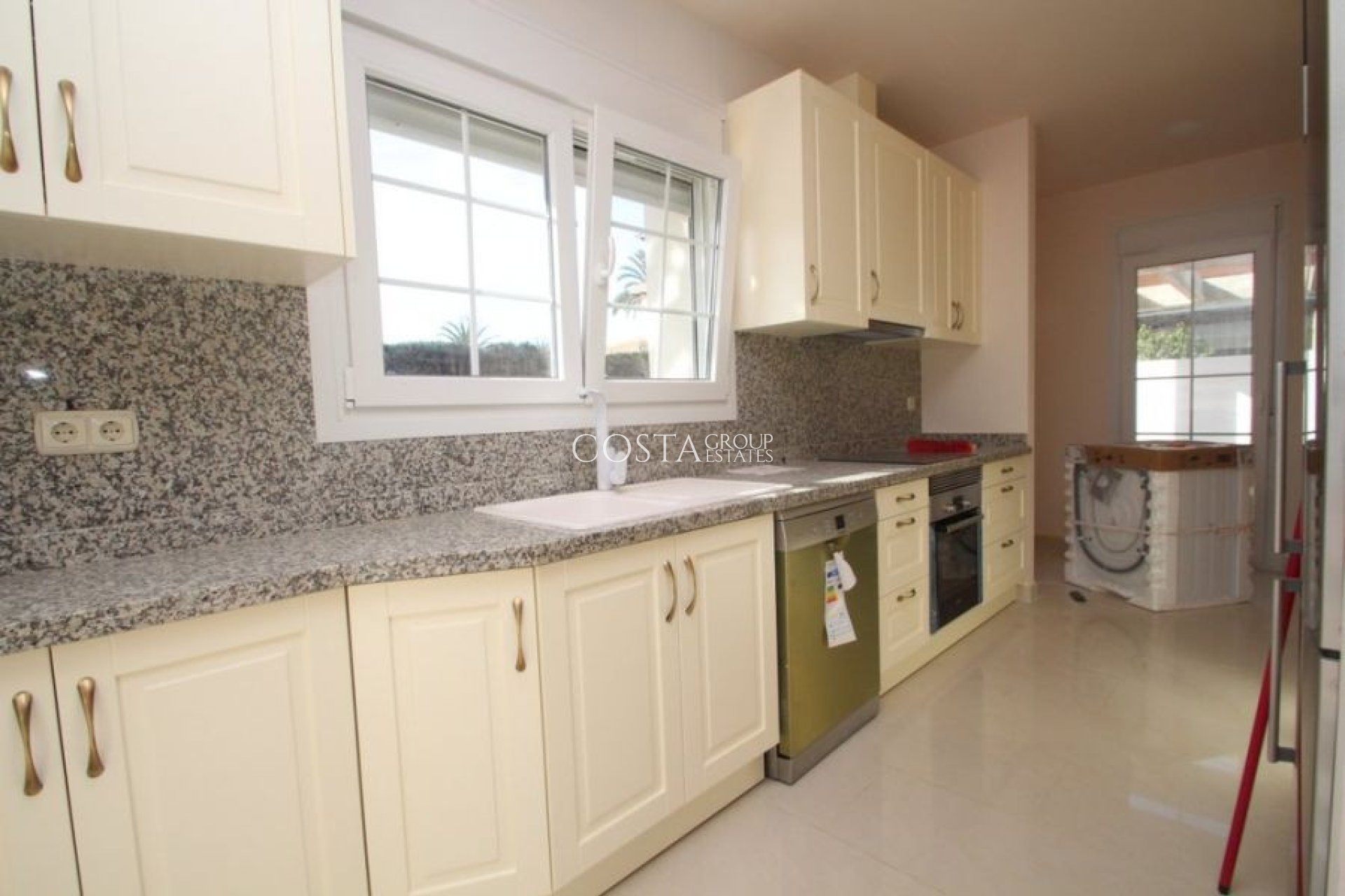 Resale - Villa -
Orihuela - Cabo Roig