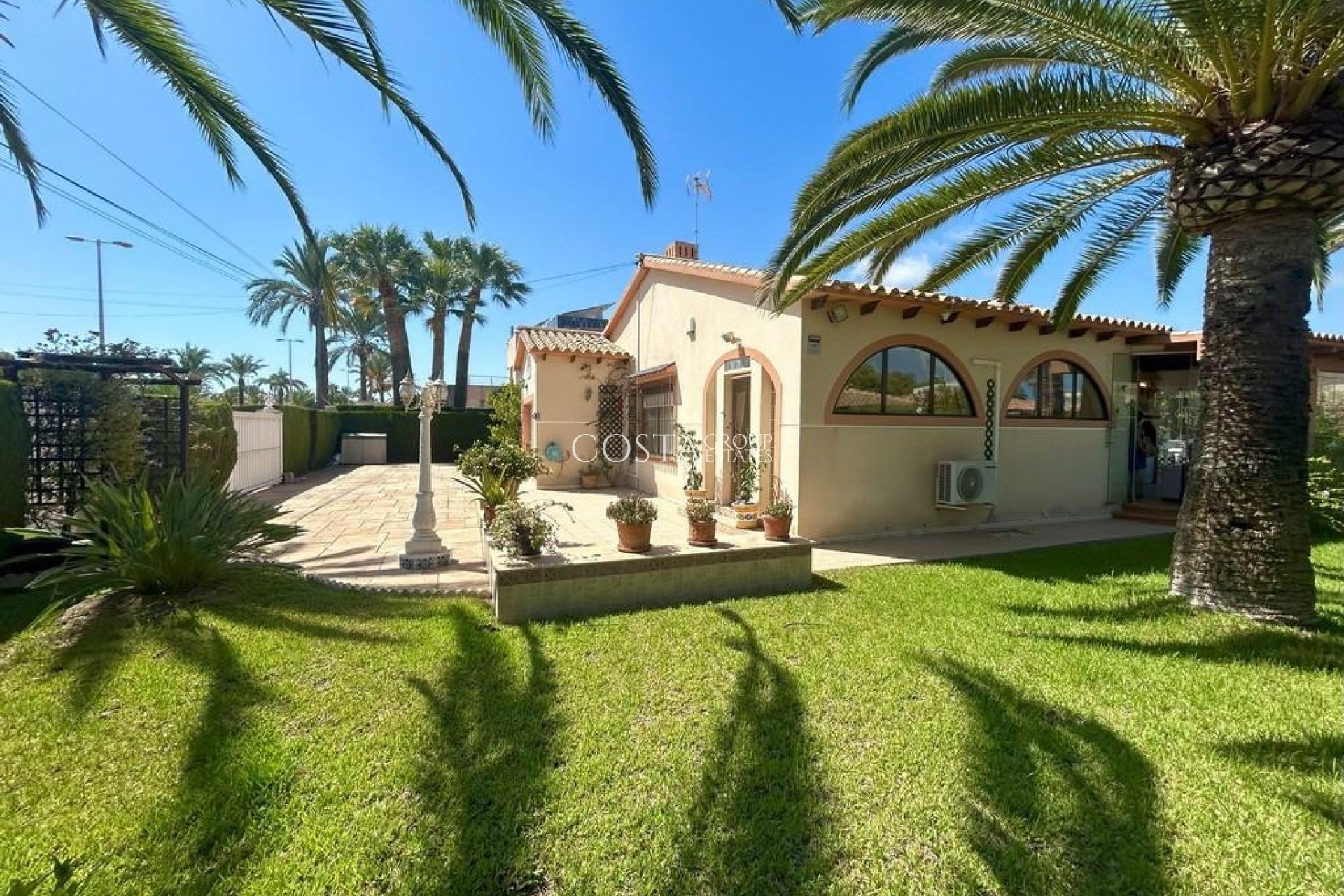 Resale - Villa -
Orihuela - Cabo Roig
