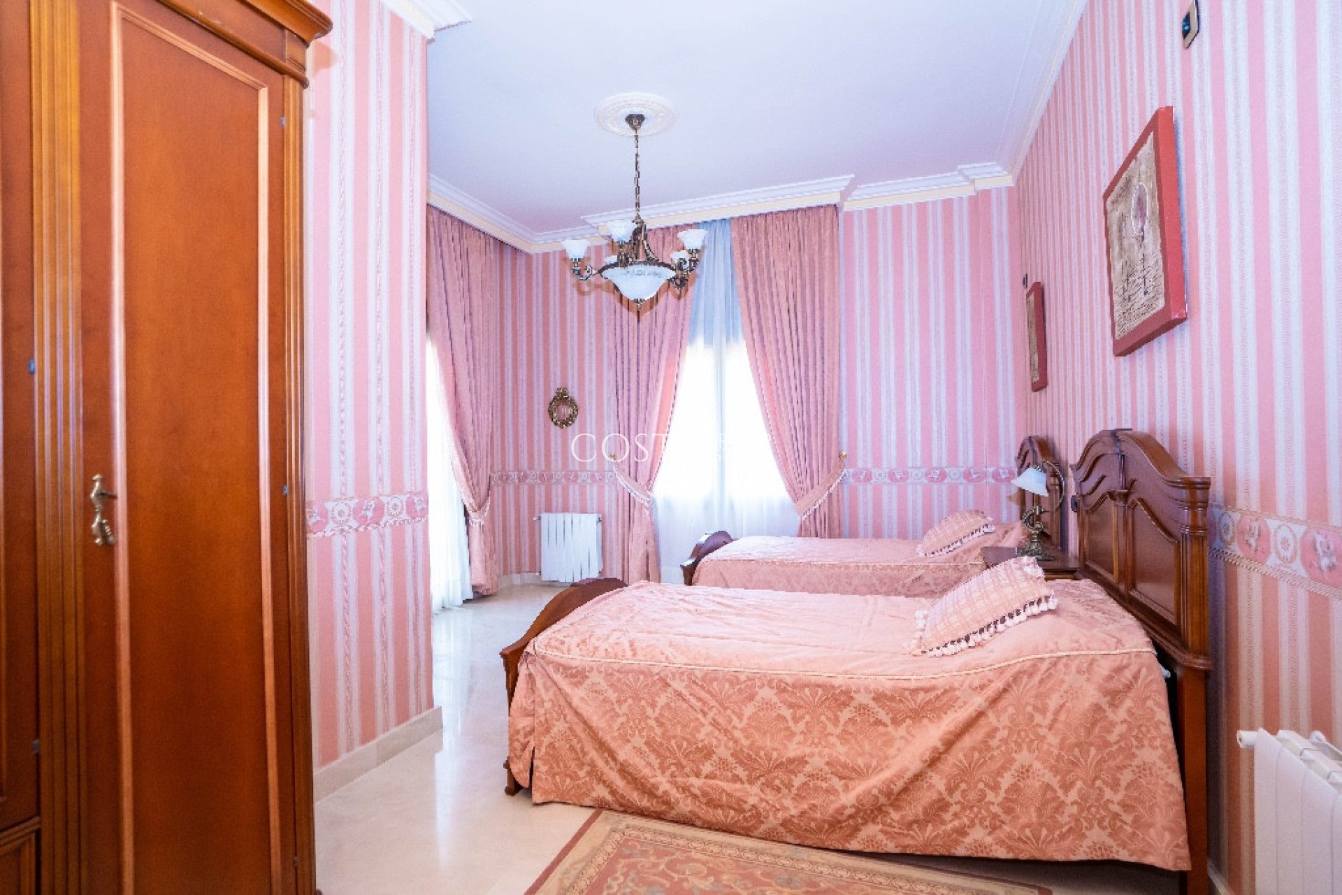 Resale - Villa -
Orihuela - Campoamor