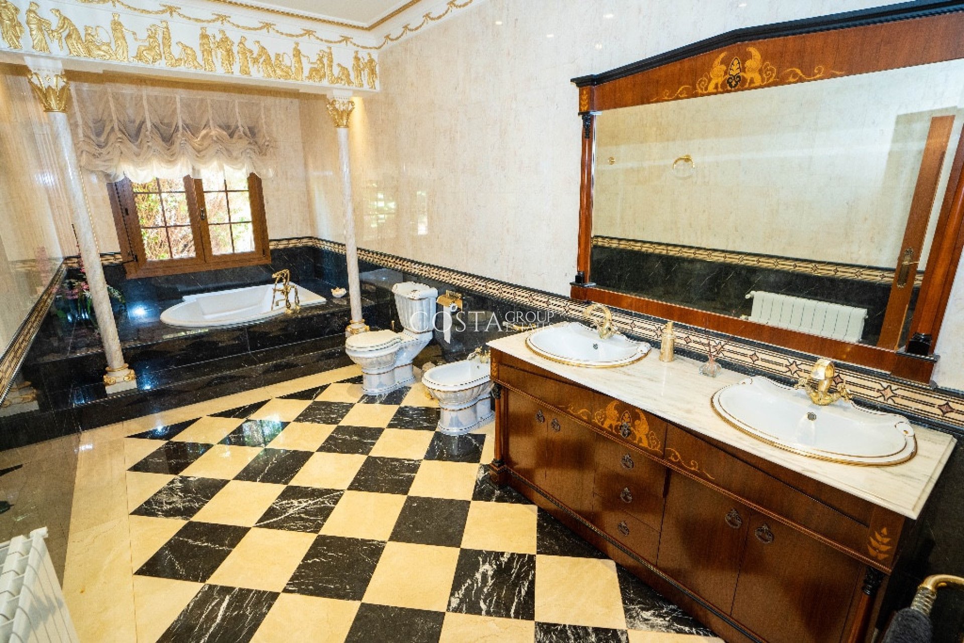 Resale - Villa -
Orihuela - Campoamor