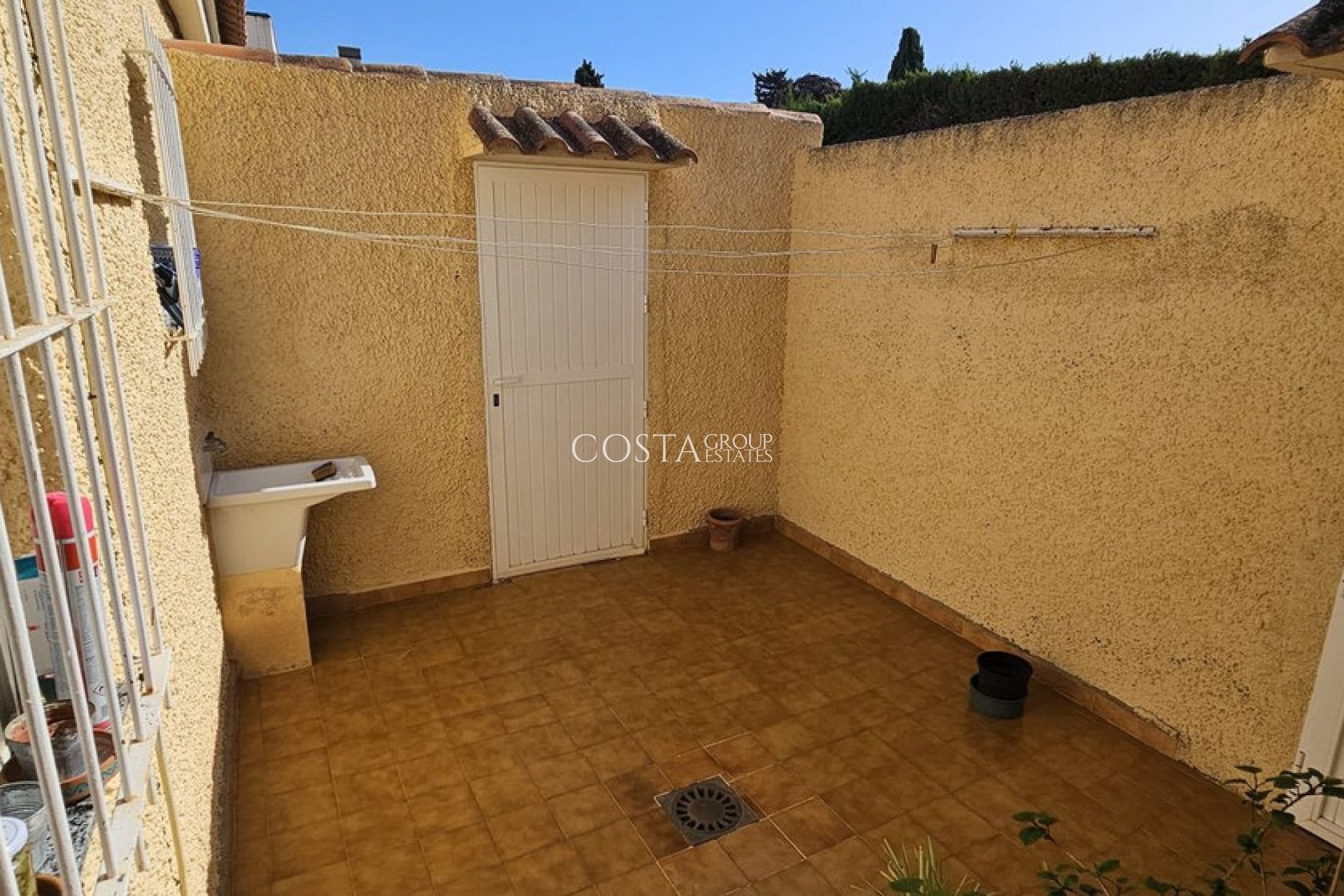 Resale - Villa -
Orihuela - Campoamor