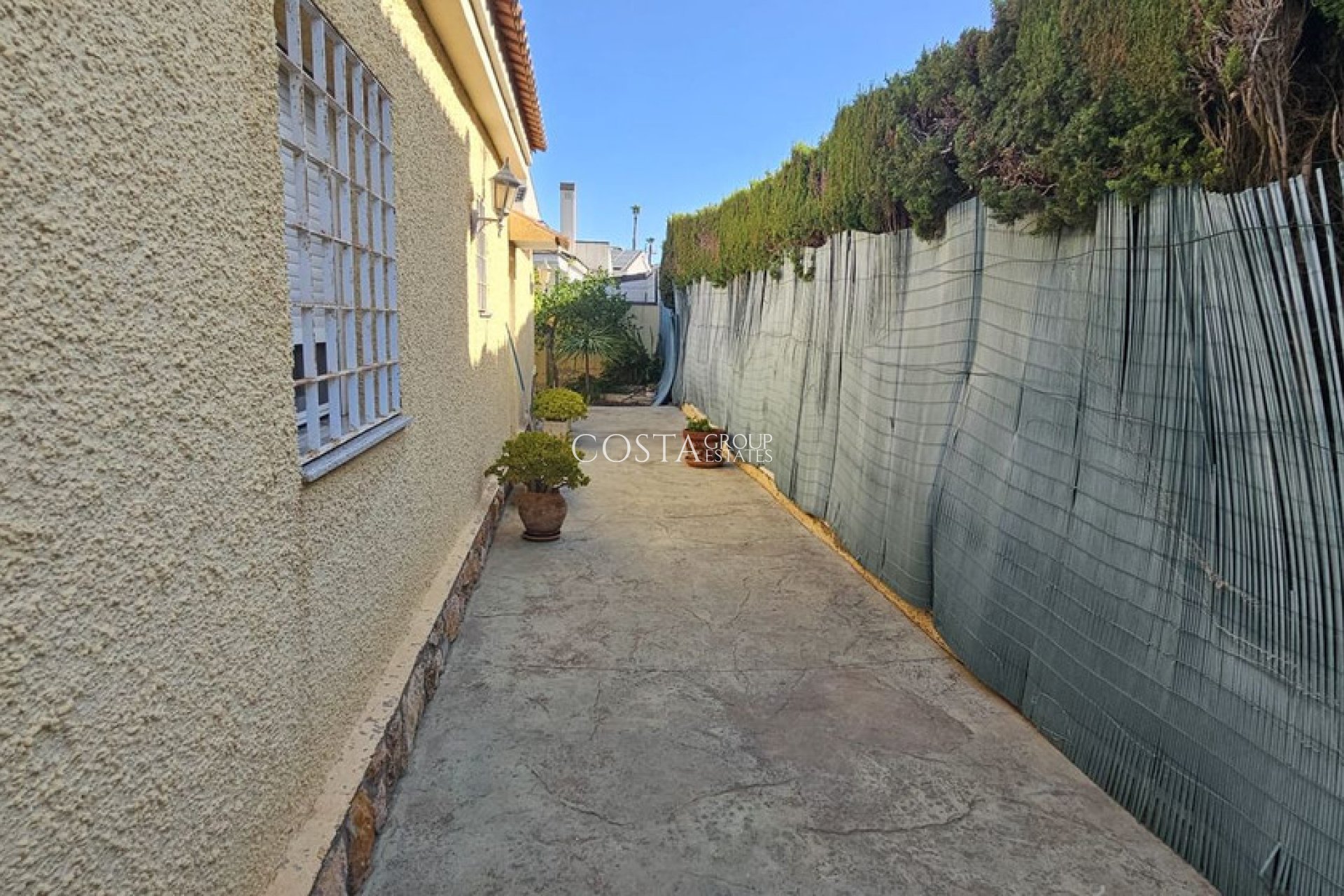 Resale - Villa -
Orihuela - Campoamor