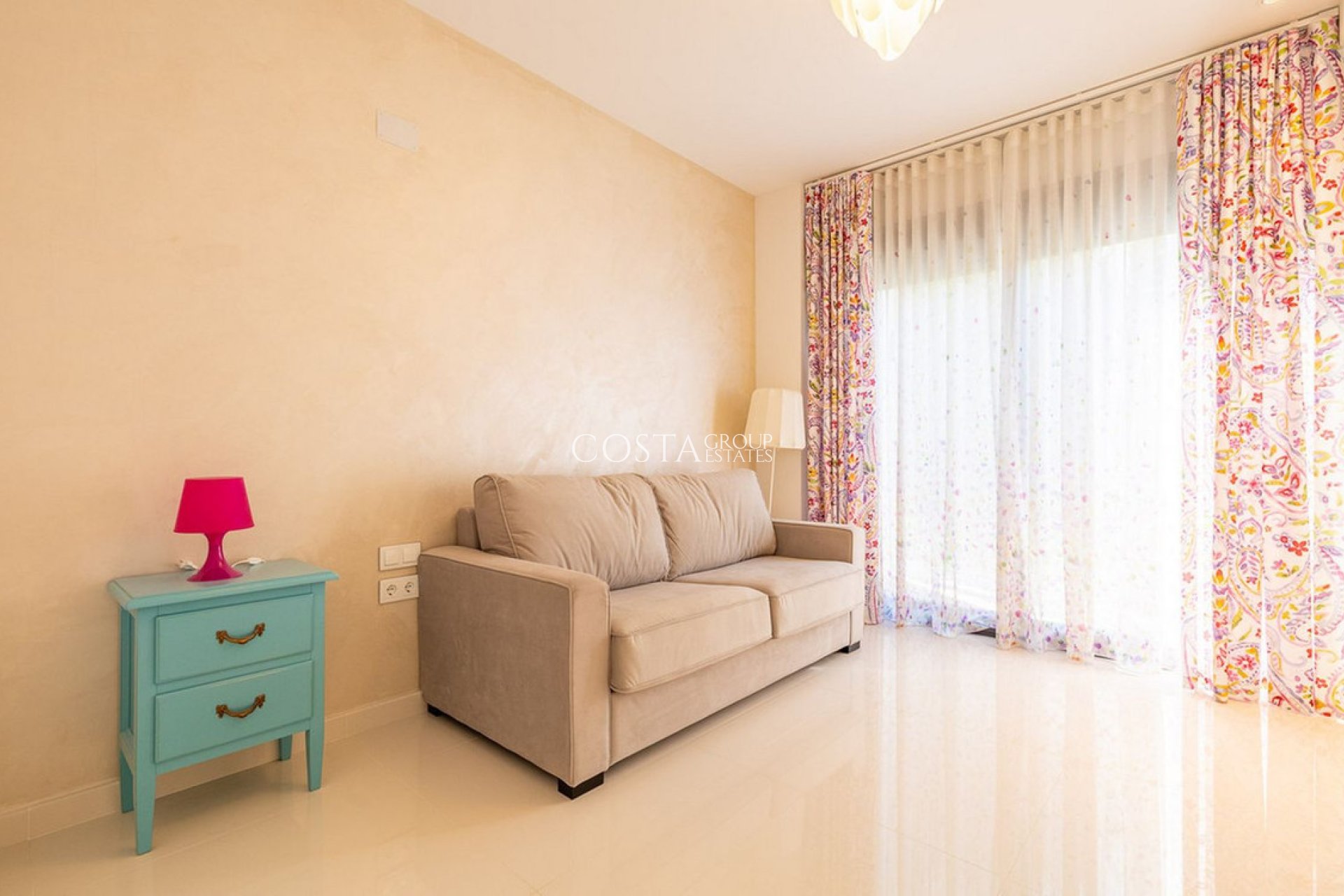 Resale - Villa -
Orihuela - Campoamor