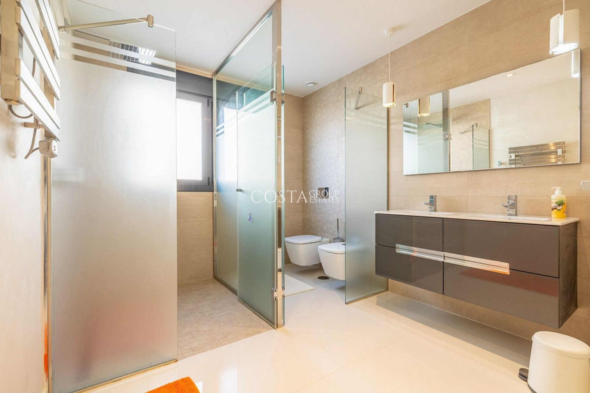 Resale - Villa -
Orihuela - Campoamor