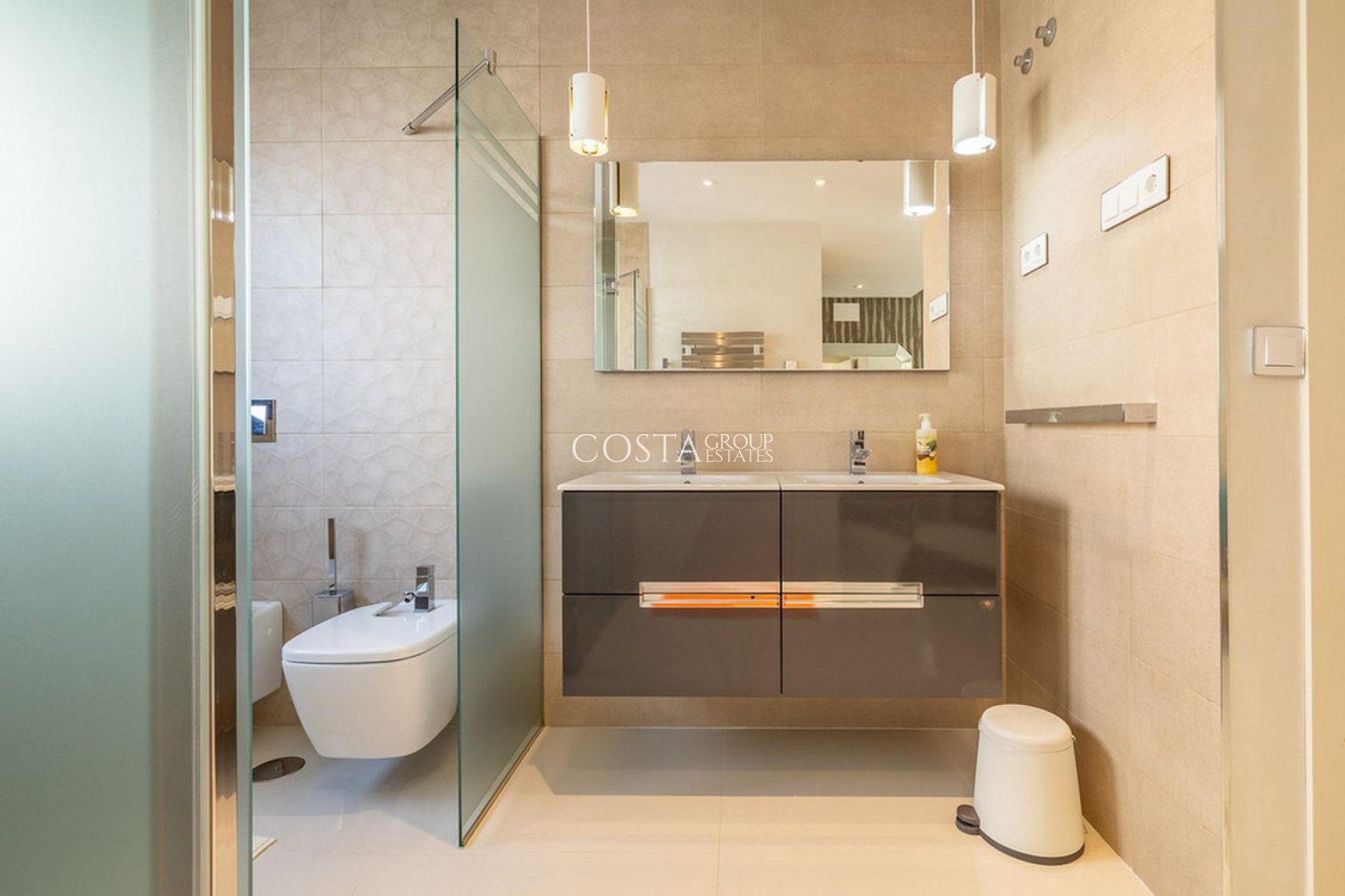 Resale - Villa -
Orihuela - Campoamor