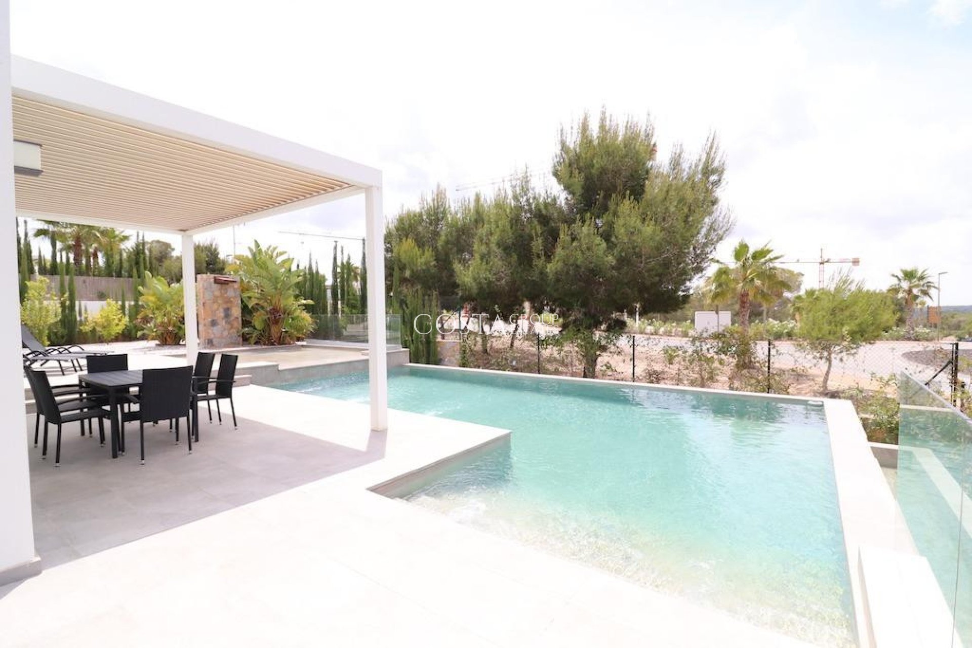 Resale - Villa -
Orihuela - Campoamor