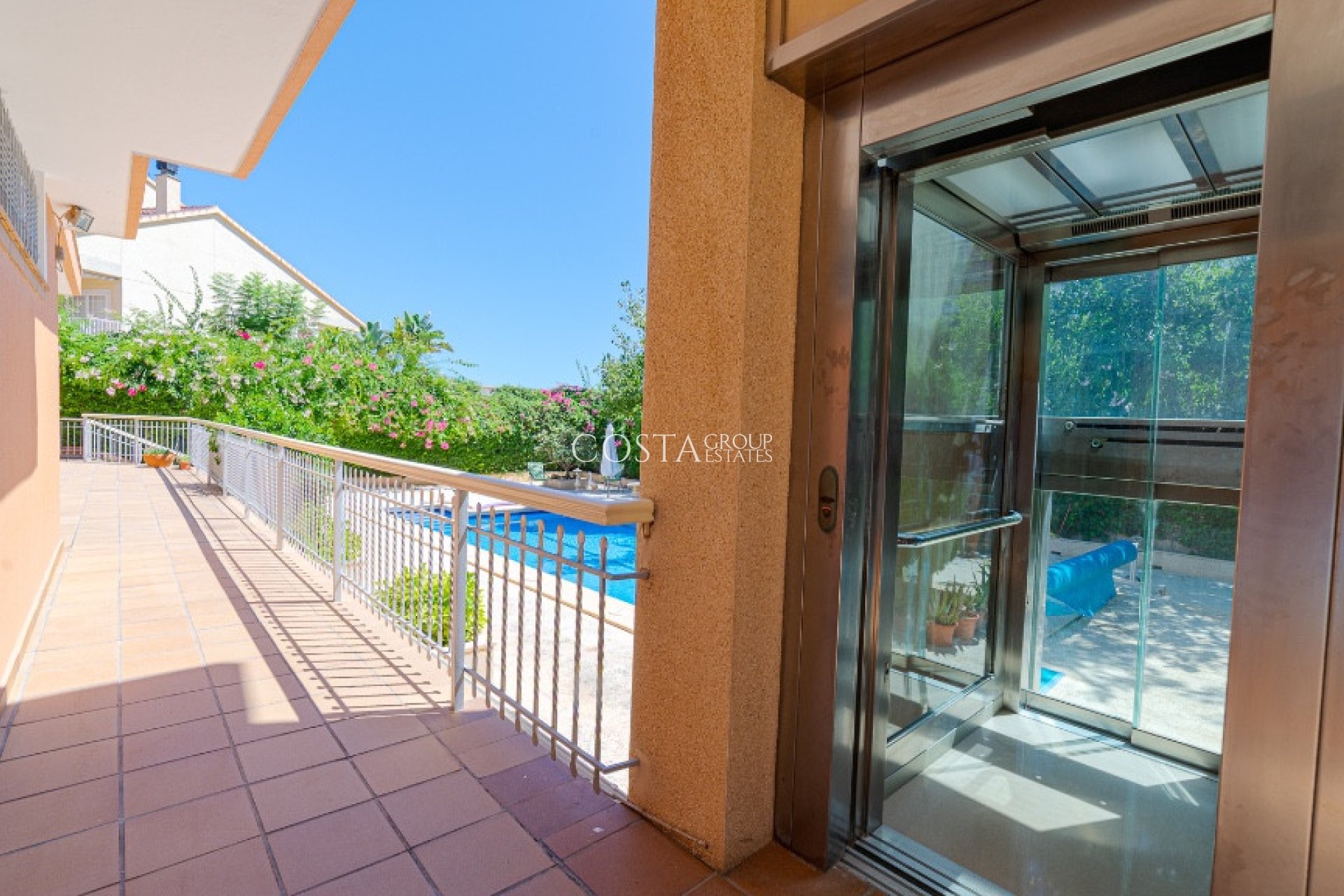 Resale - Villa -
Orihuela - Campoamor