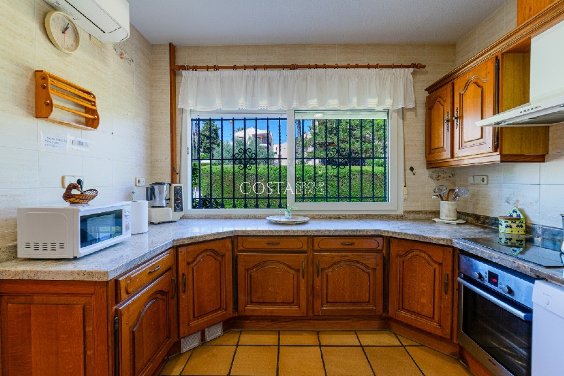 Resale - Villa -
Orihuela - Campoamor