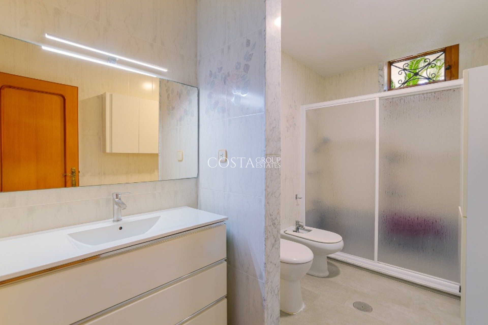 Resale - Villa -
Orihuela - Campoamor