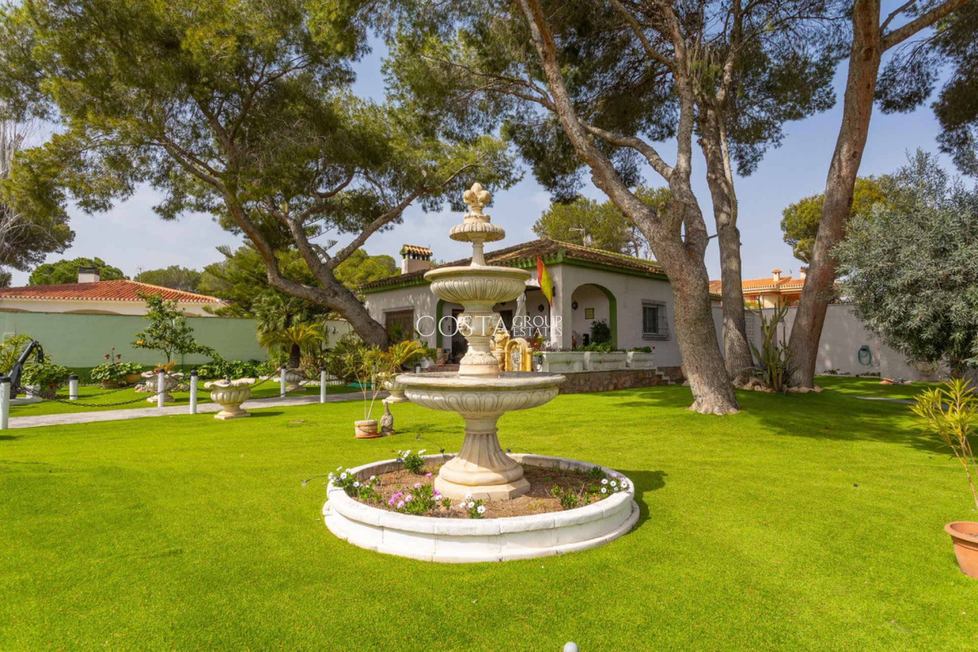 Resale - Villa -
Orihuela - Campoamor