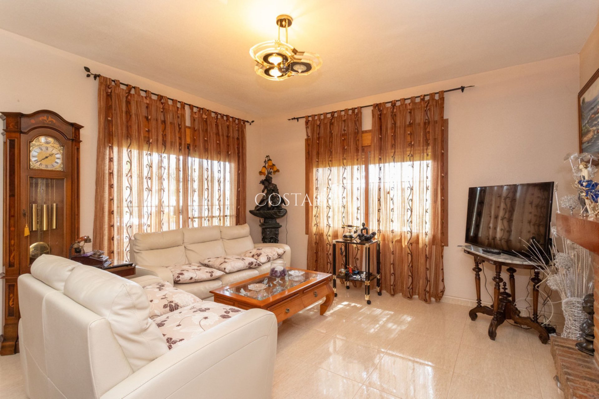 Resale - Villa -
Orihuela - Campoamor