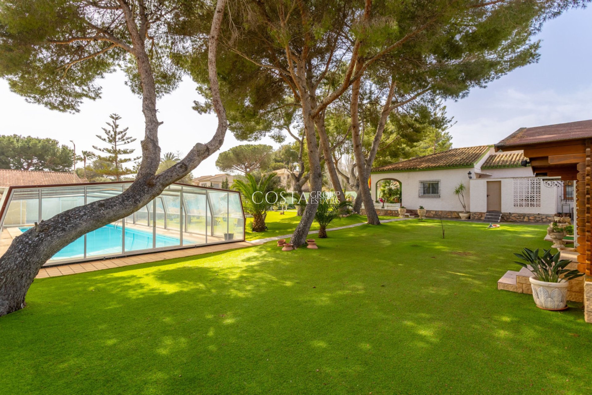 Resale - Villa -
Orihuela - Campoamor