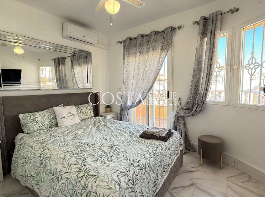 Resale - Villa -
Orihuela Costa - Blue Lagoon