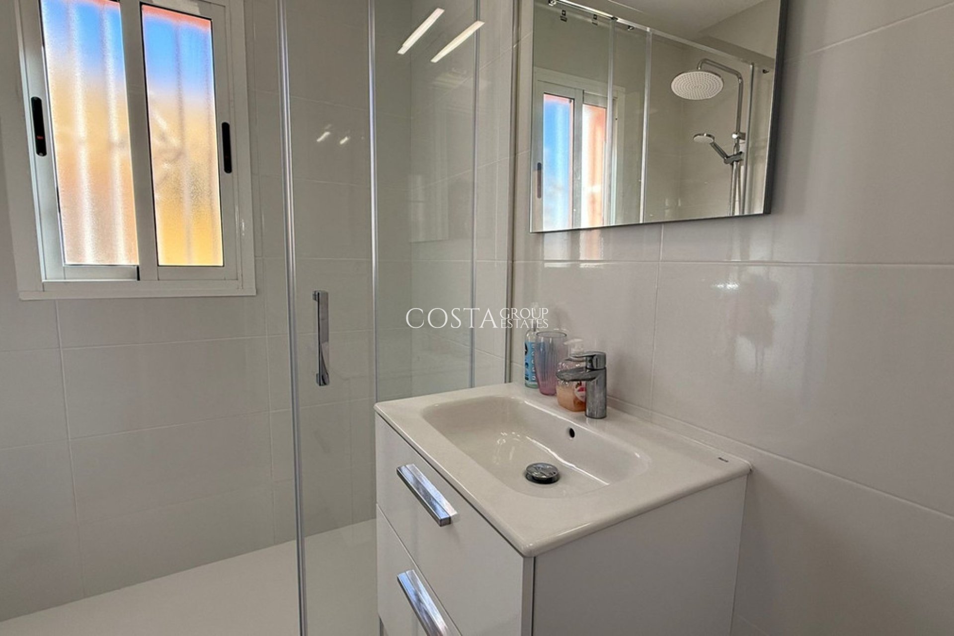 Resale - Villa -
Orihuela Costa - Blue Lagoon