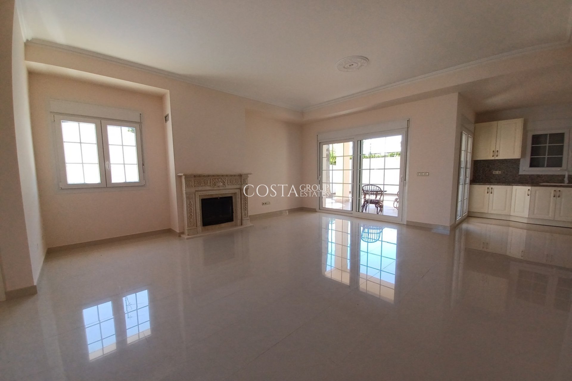 Resale - Villa -
Orihuela Costa - Cabo Roig