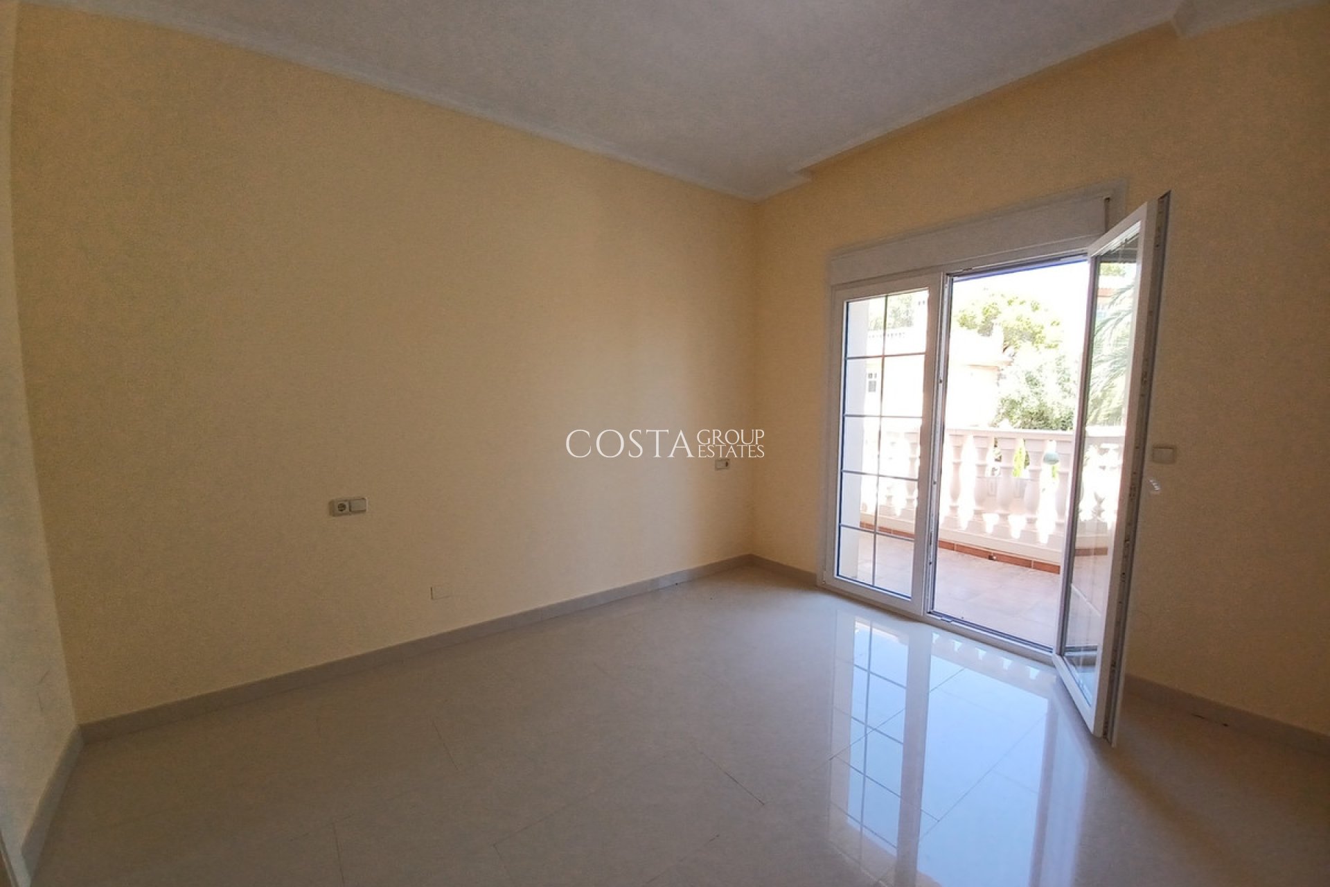 Resale - Villa -
Orihuela Costa - Cabo Roig