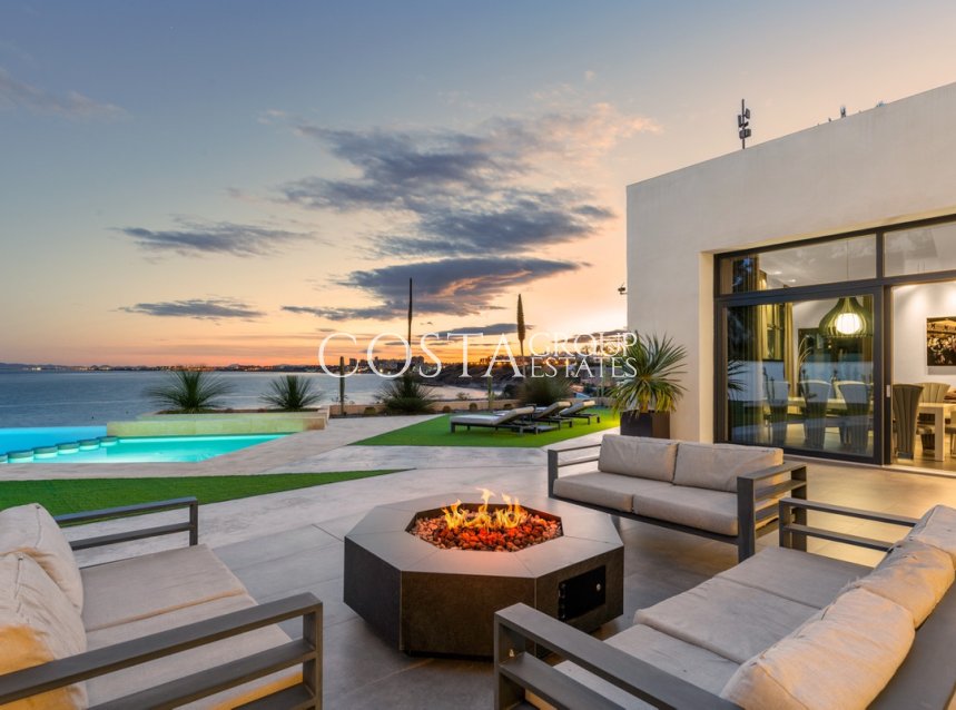 Resale - Villa -
Orihuela Costa - Cabo Roig