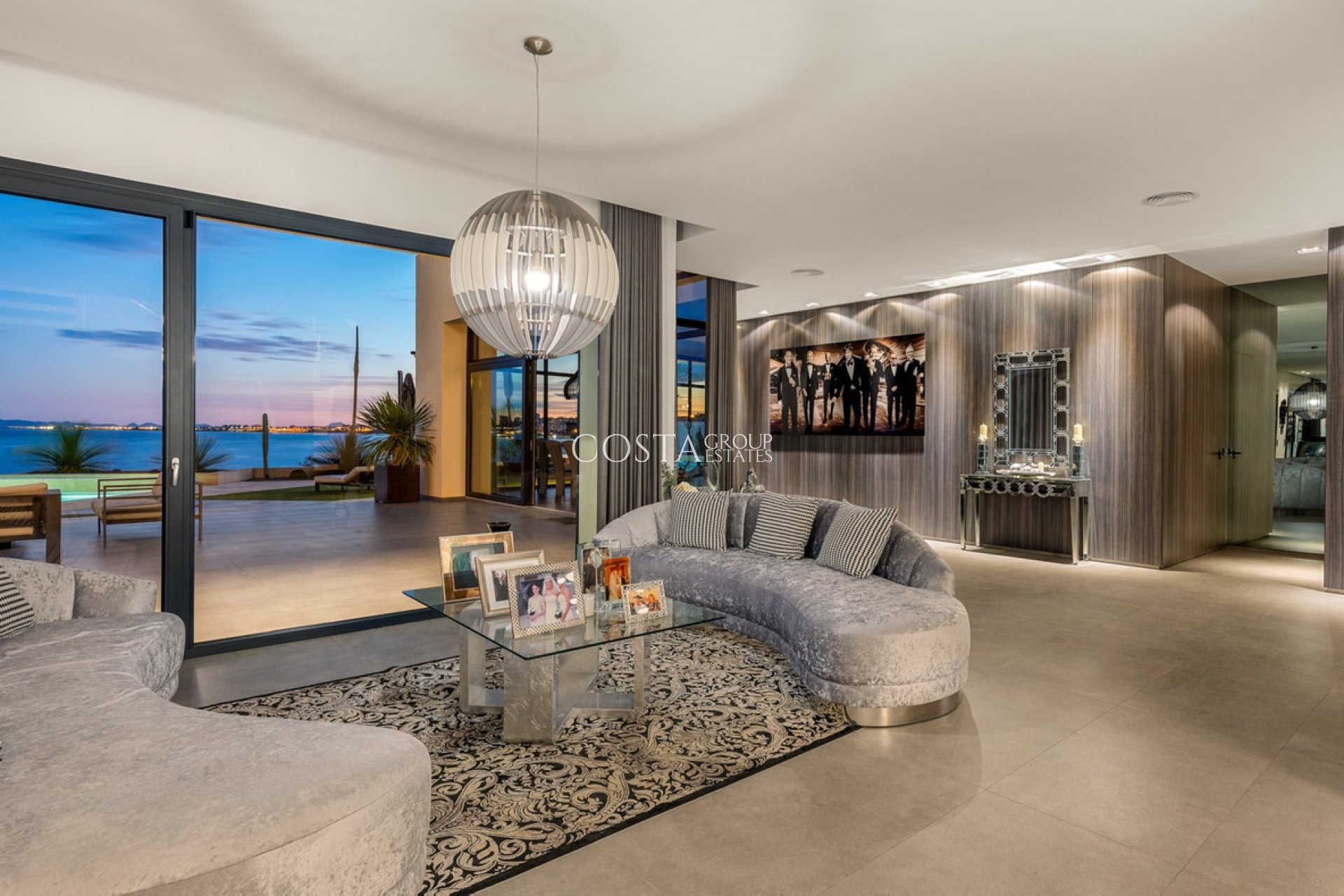 Resale - Villa -
Orihuela Costa - Cabo Roig