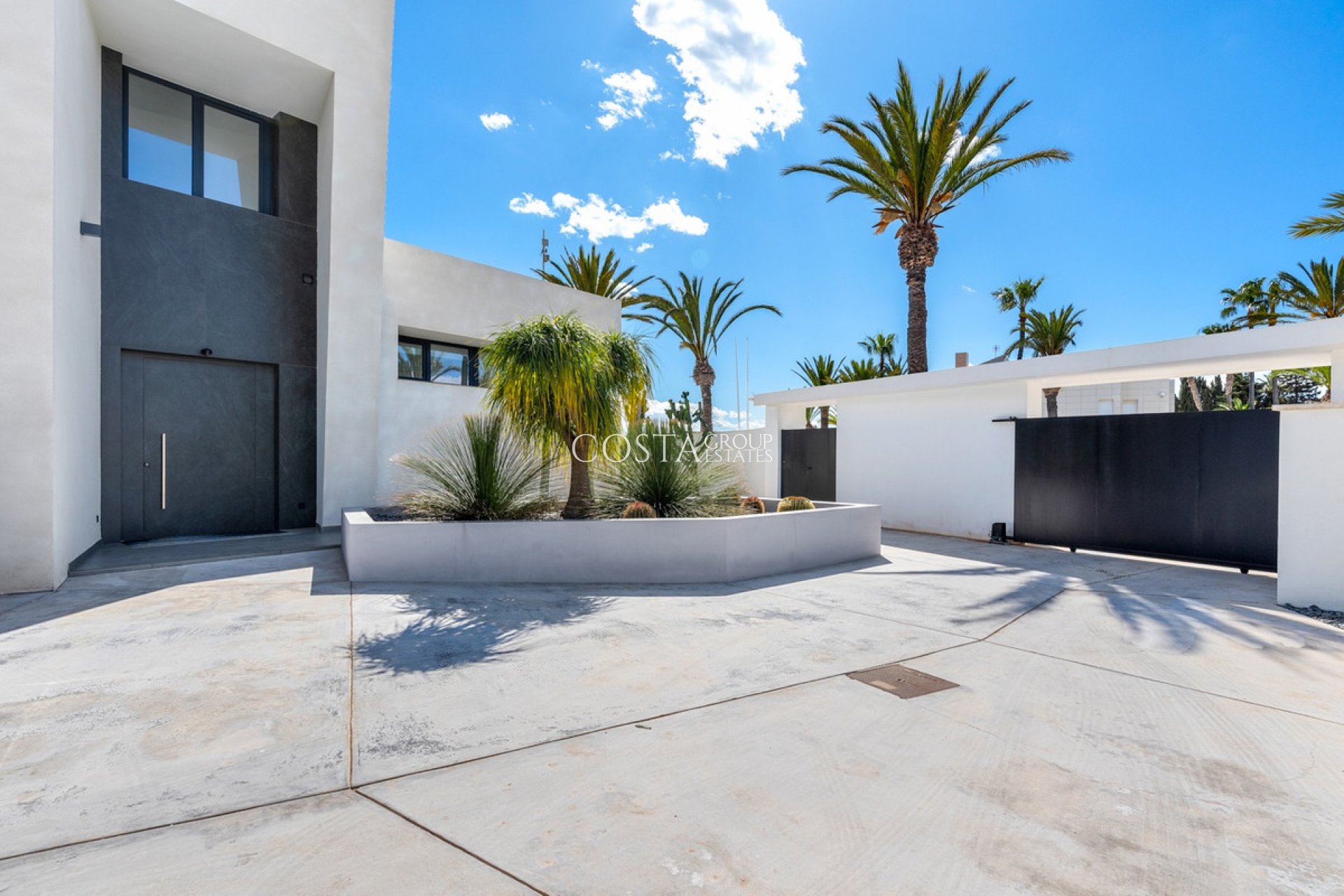 Resale - Villa -
Orihuela Costa - Cabo Roig