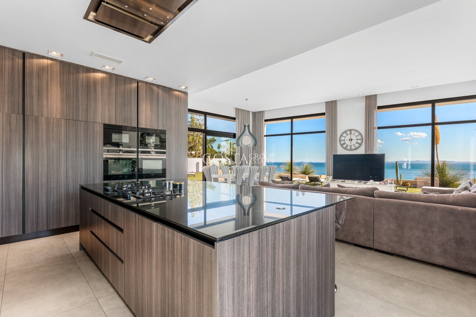 Resale - Villa -
Orihuela Costa - Cabo Roig