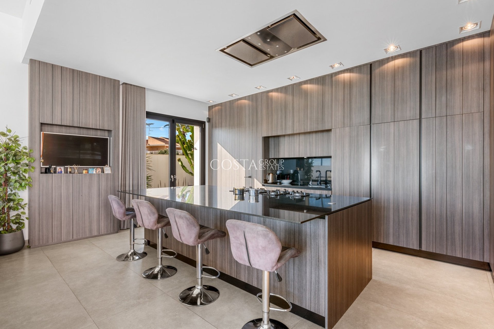 Resale - Villa -
Orihuela Costa - Cabo Roig