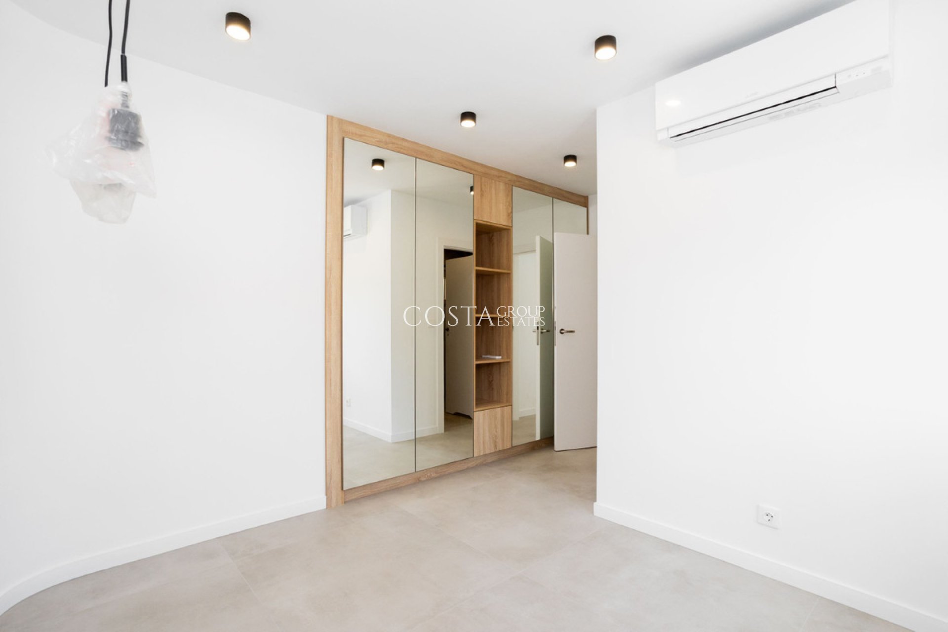 Resale - Villa -
Orihuela Costa - Cabo Roig