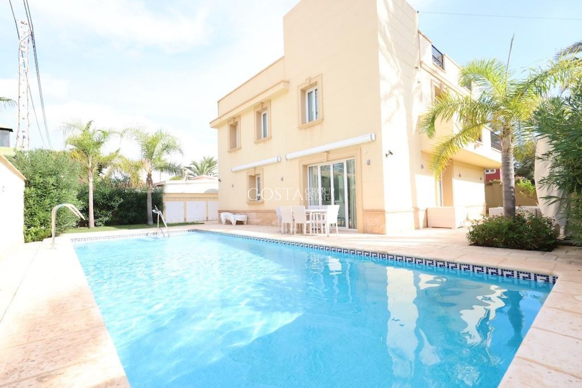 Resale - Villa -
Orihuela Costa - Cabo Roig