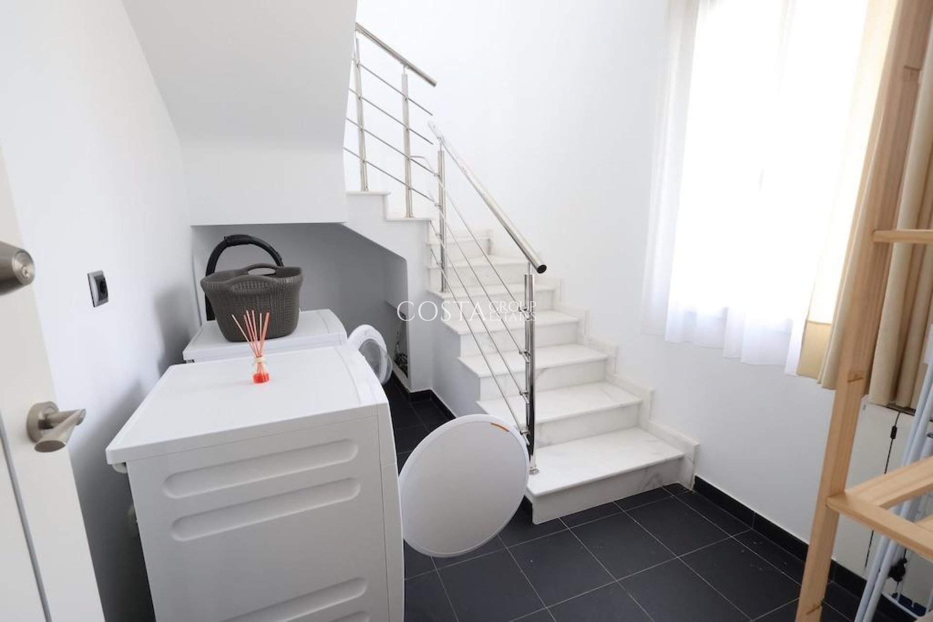 Resale - Villa -
Orihuela Costa - Cabo Roig