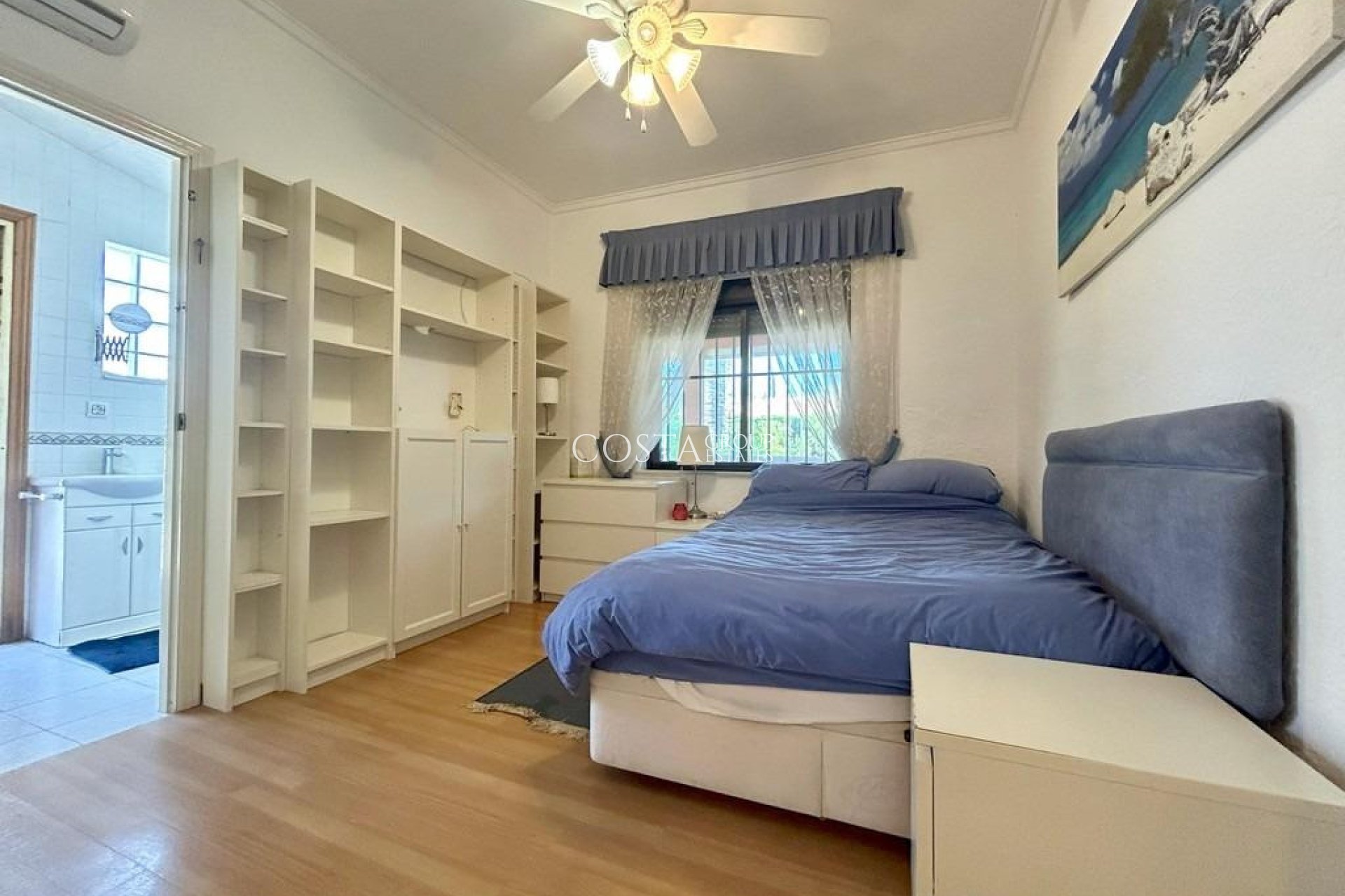 Resale - Villa -
Orihuela Costa - Cabo Roig