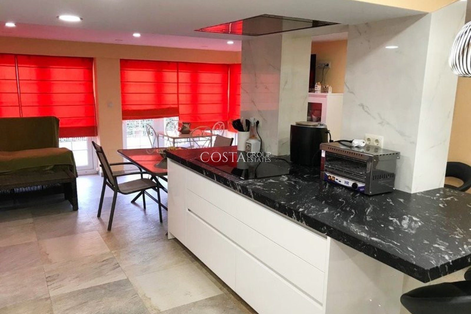 Resale - Villa -
Orihuela Costa - Cabo Roig