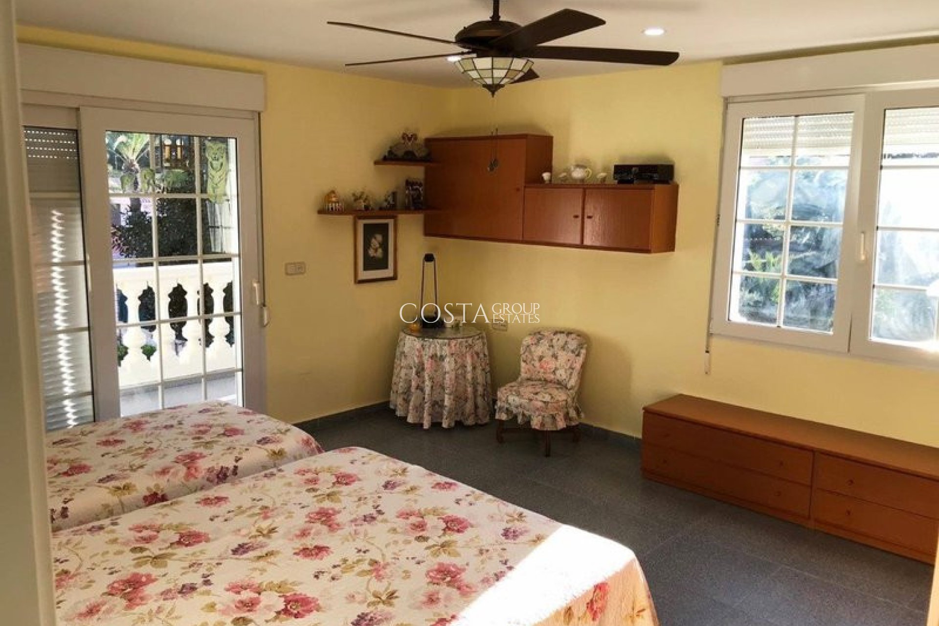 Resale - Villa -
Orihuela Costa - Cabo Roig