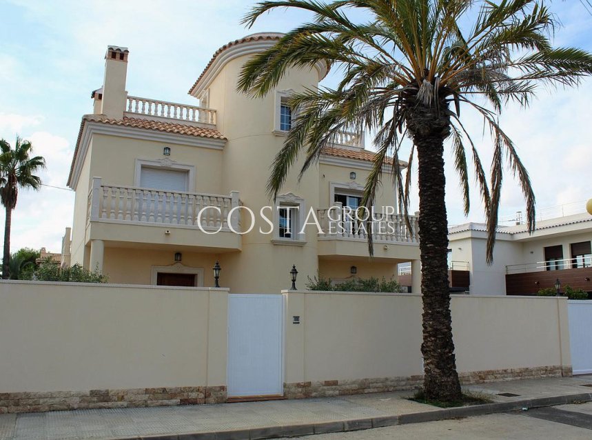 Resale - Villa -
Orihuela Costa - Cabo Roig