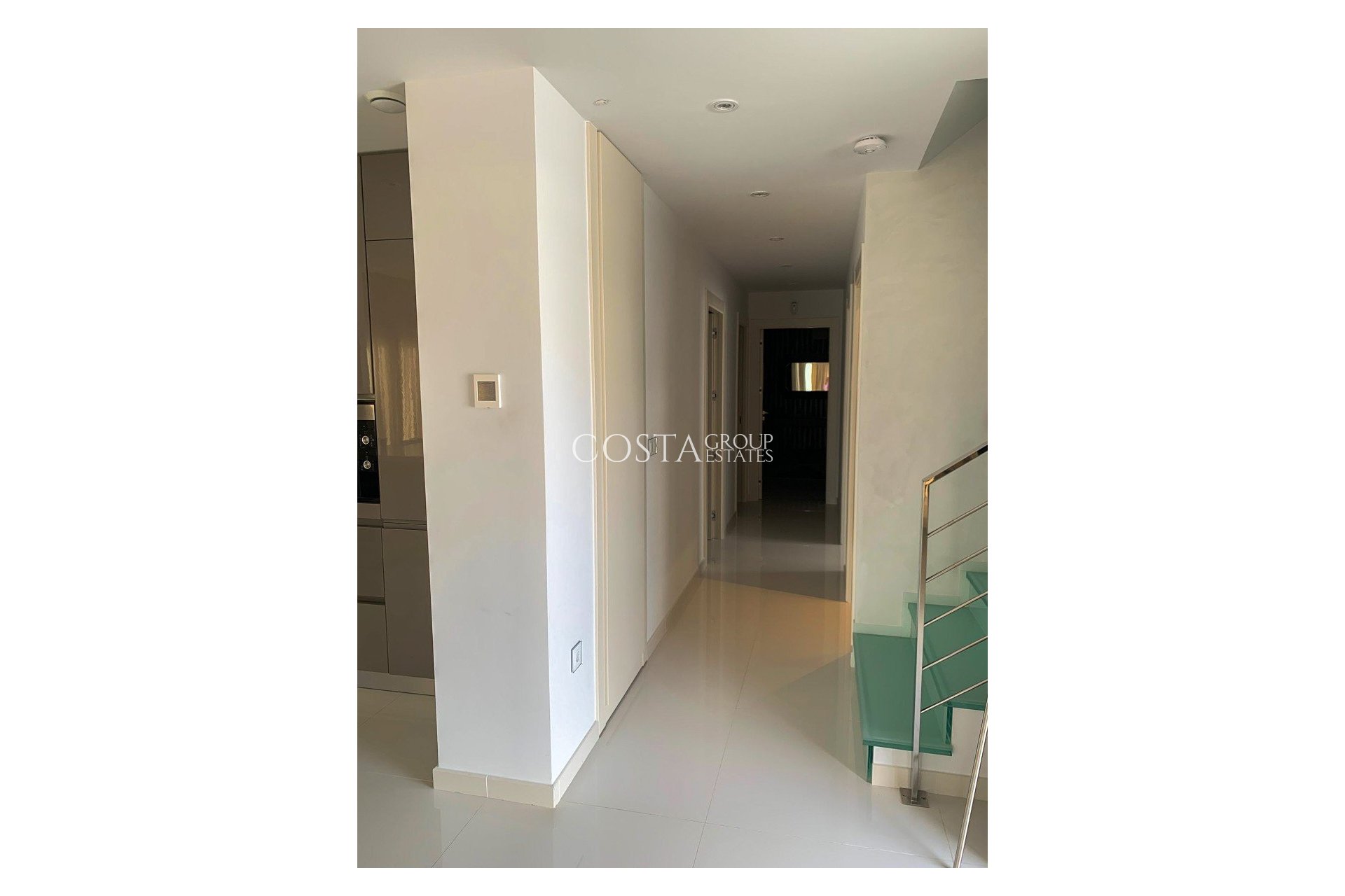 Resale - Villa -
Orihuela Costa - Campoamor