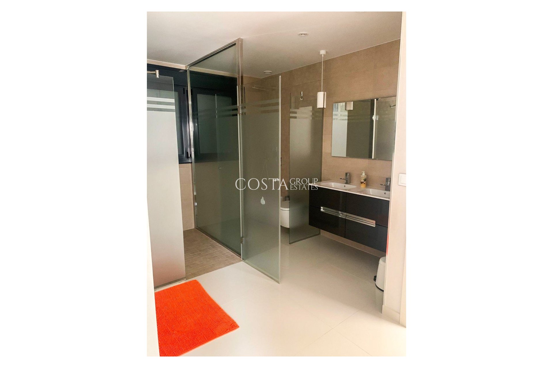 Resale - Villa -
Orihuela Costa - Campoamor