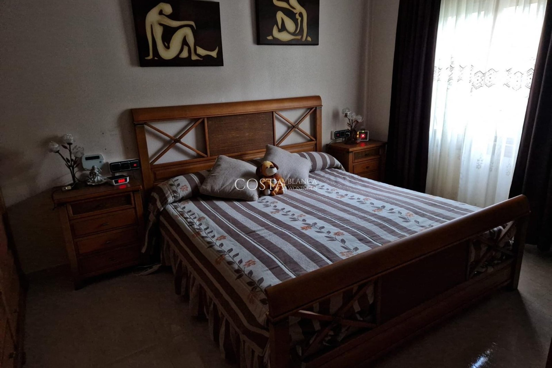 Resale - Villa -
Orihuela Costa - Campoamor