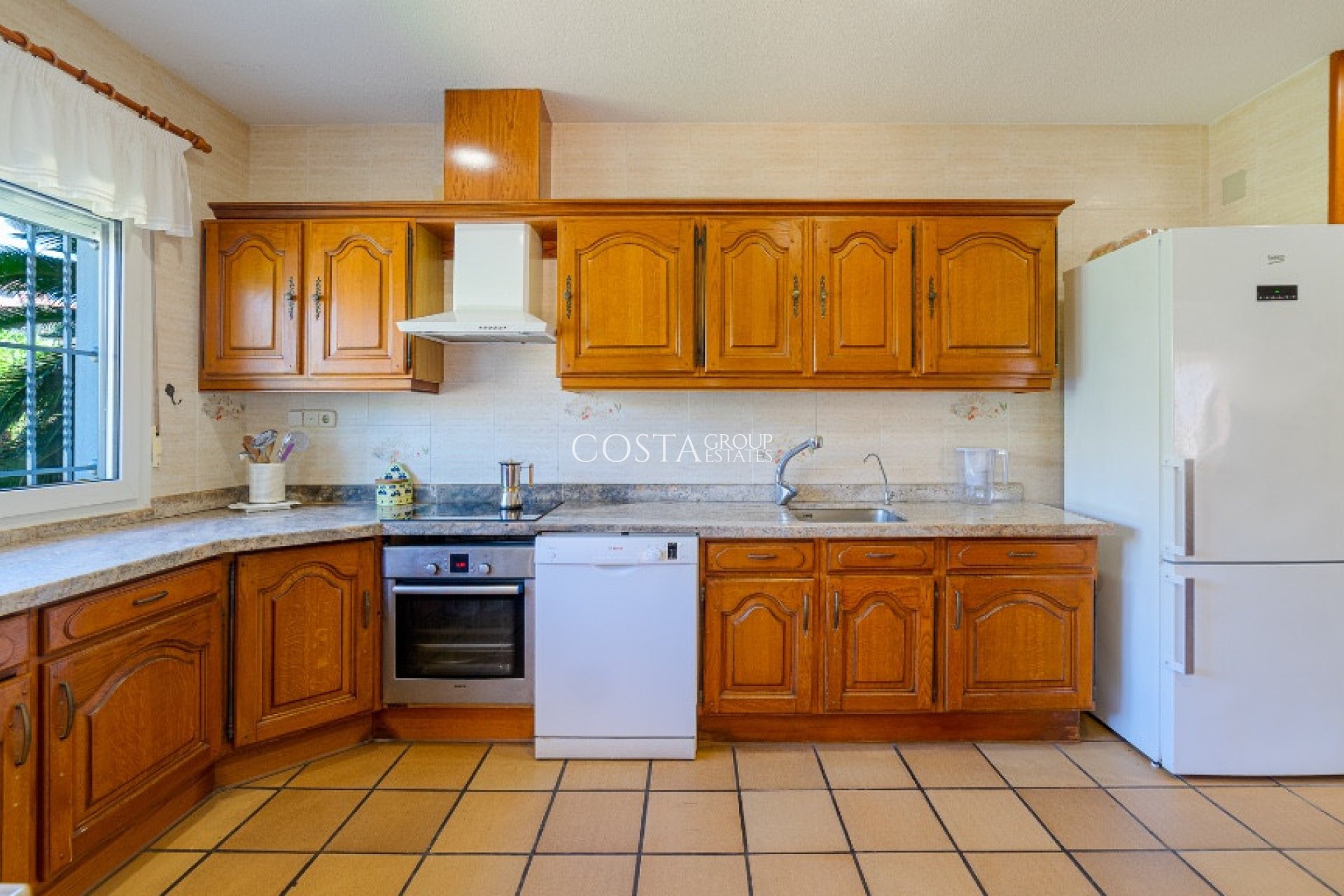 Resale - Villa -
Orihuela Costa - Campoamor