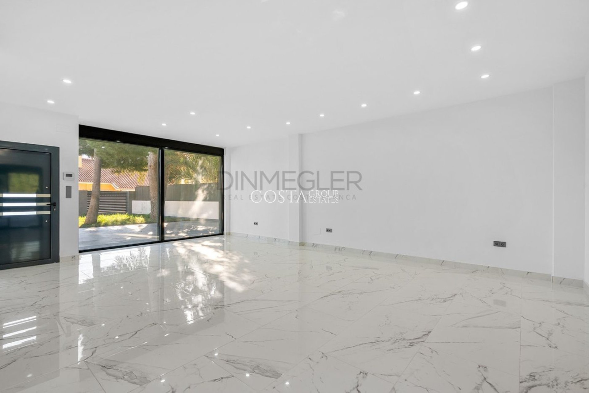 Resale - Villa -
Orihuela Costa - Campoamor